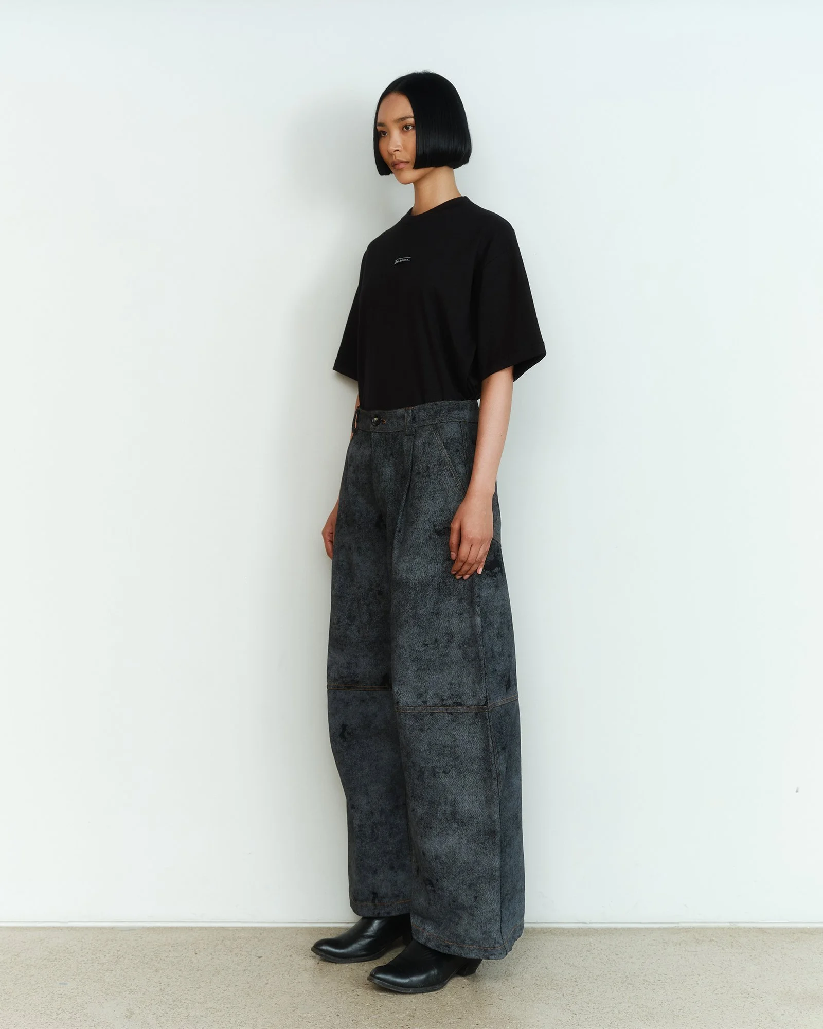 Dark smoke pants 03.jpg