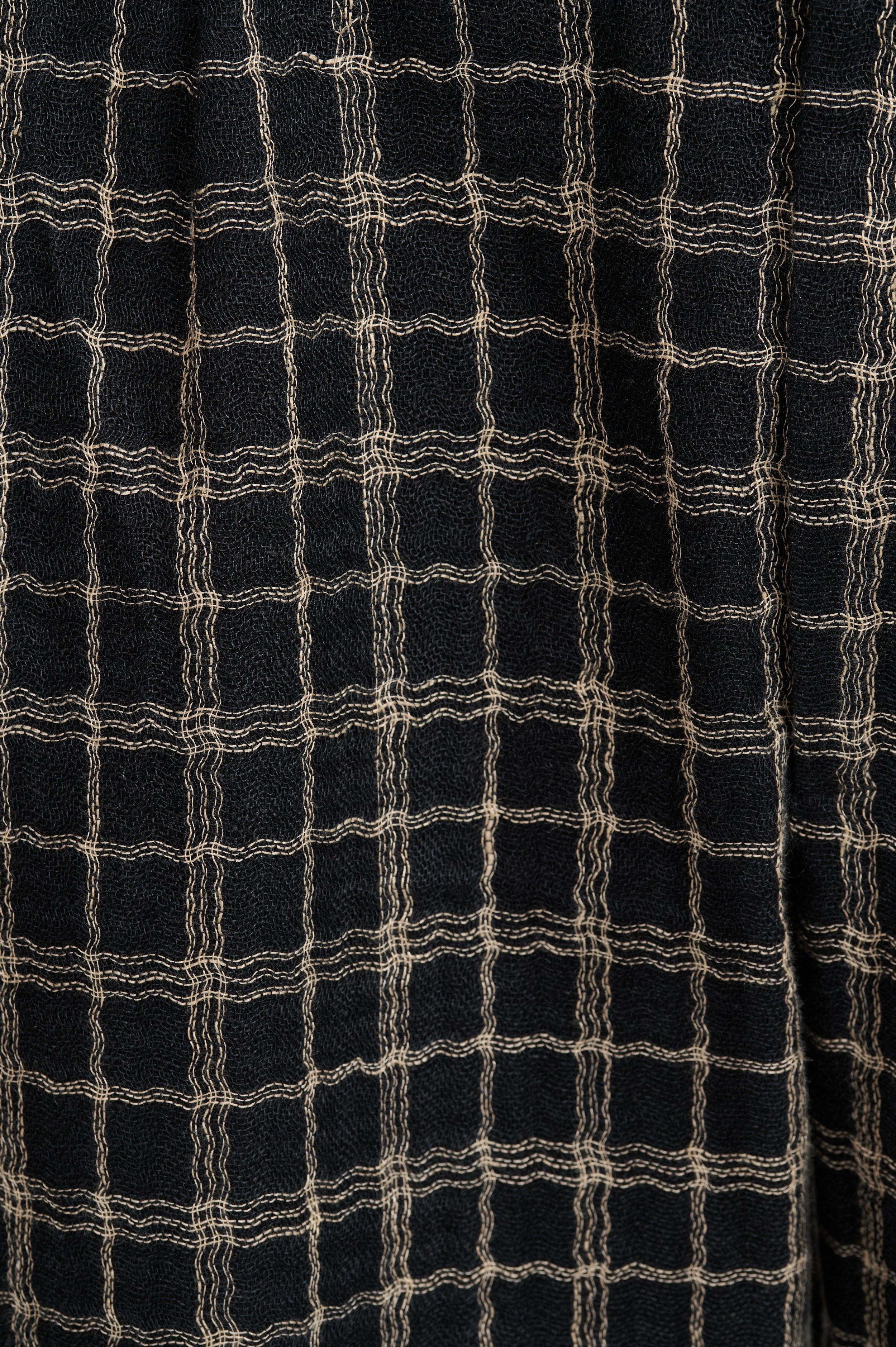 Alexis_PAW-13 detail2.jpg