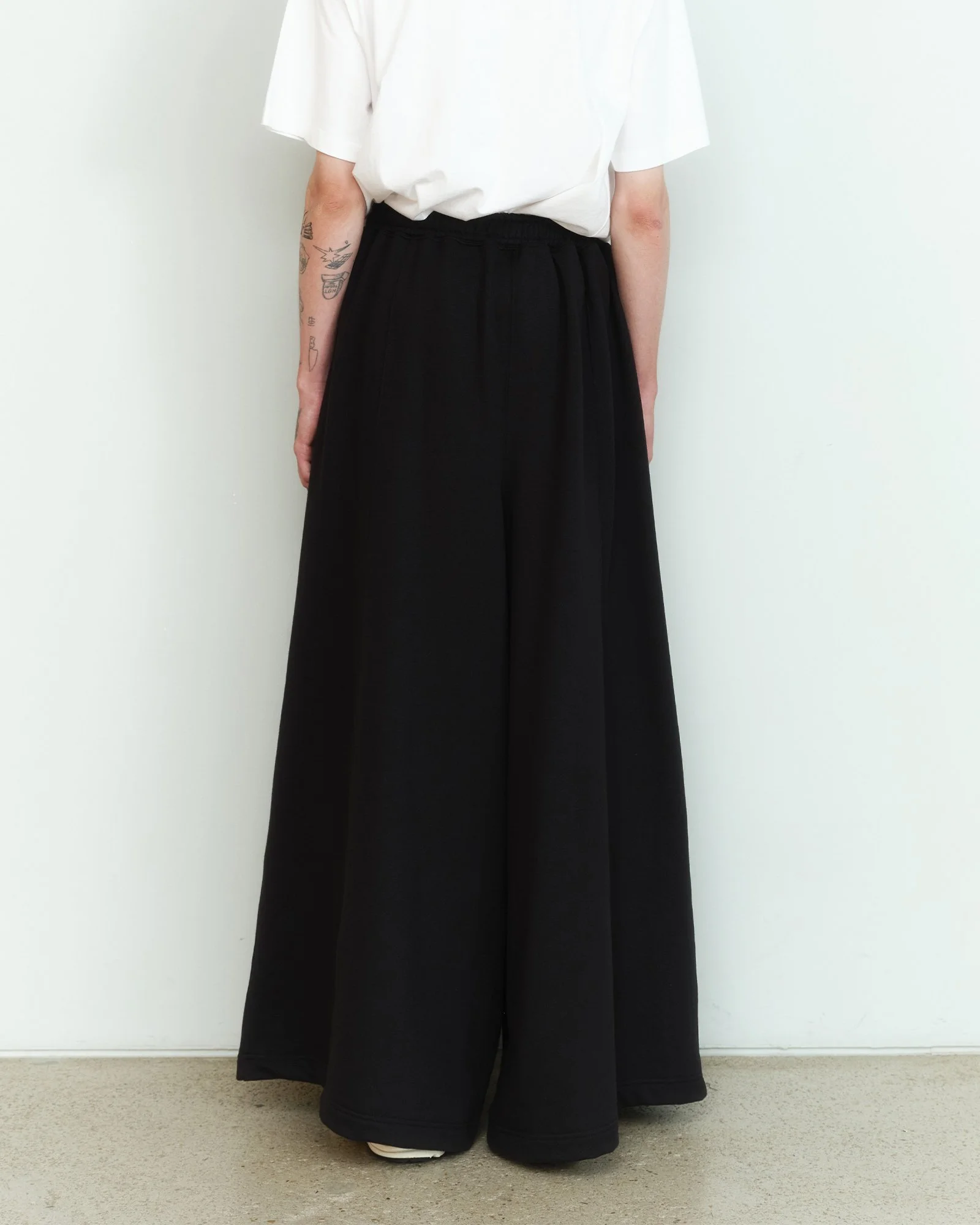 Black lounge pants 04.jpg