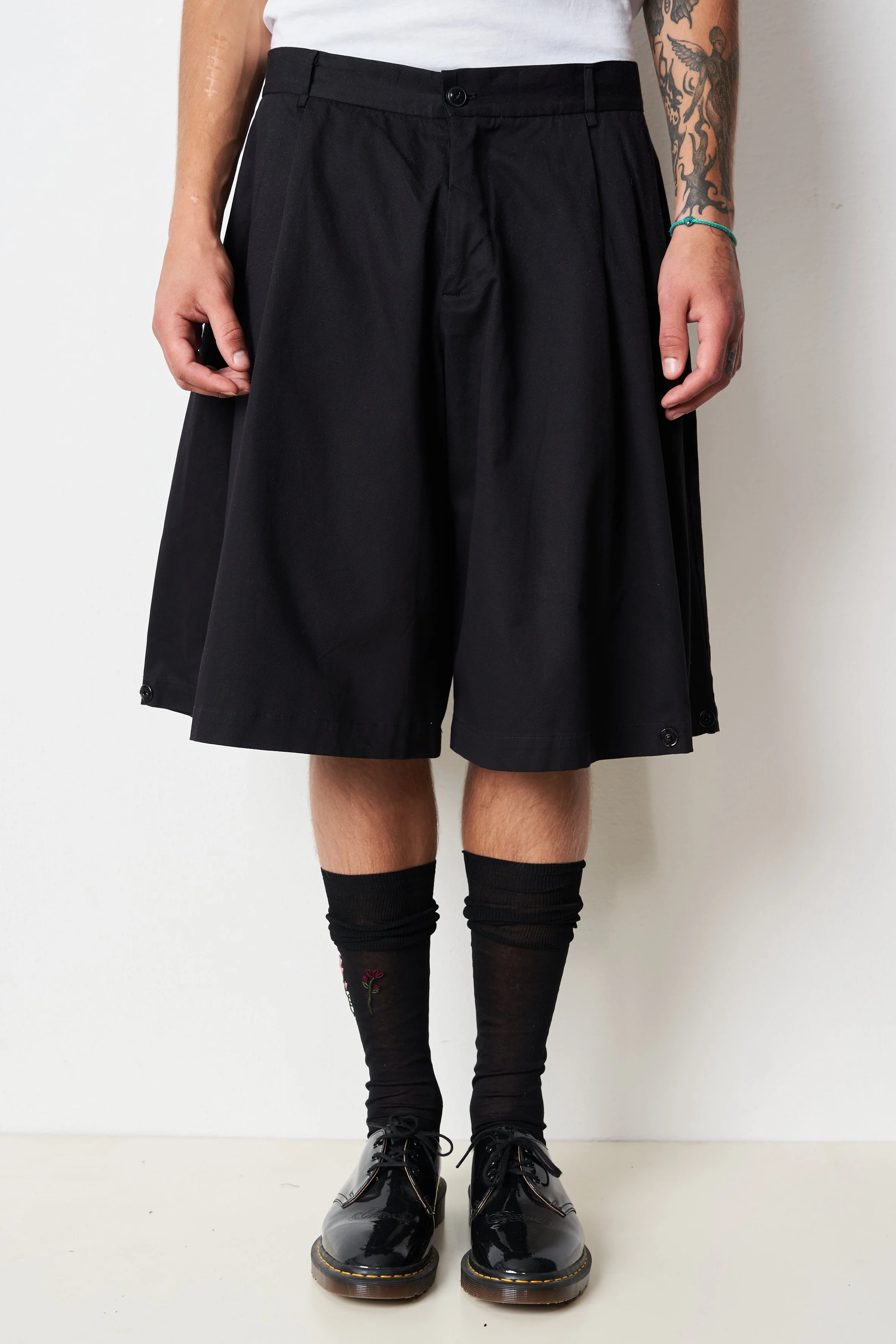 BERMUDA SKIRT LOOK - A DAMN THING (After Another)