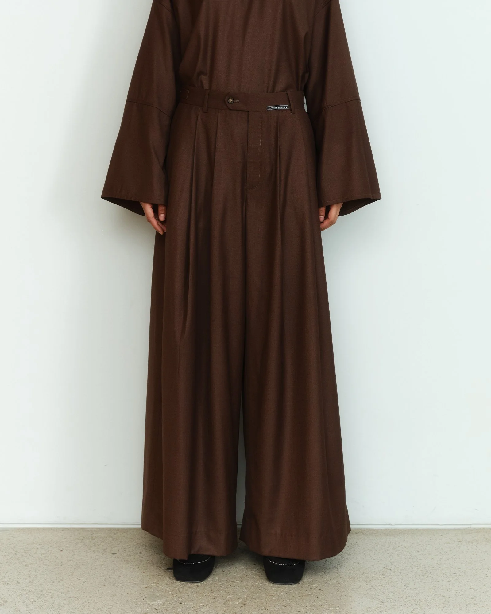 brown trousers 02.jpg