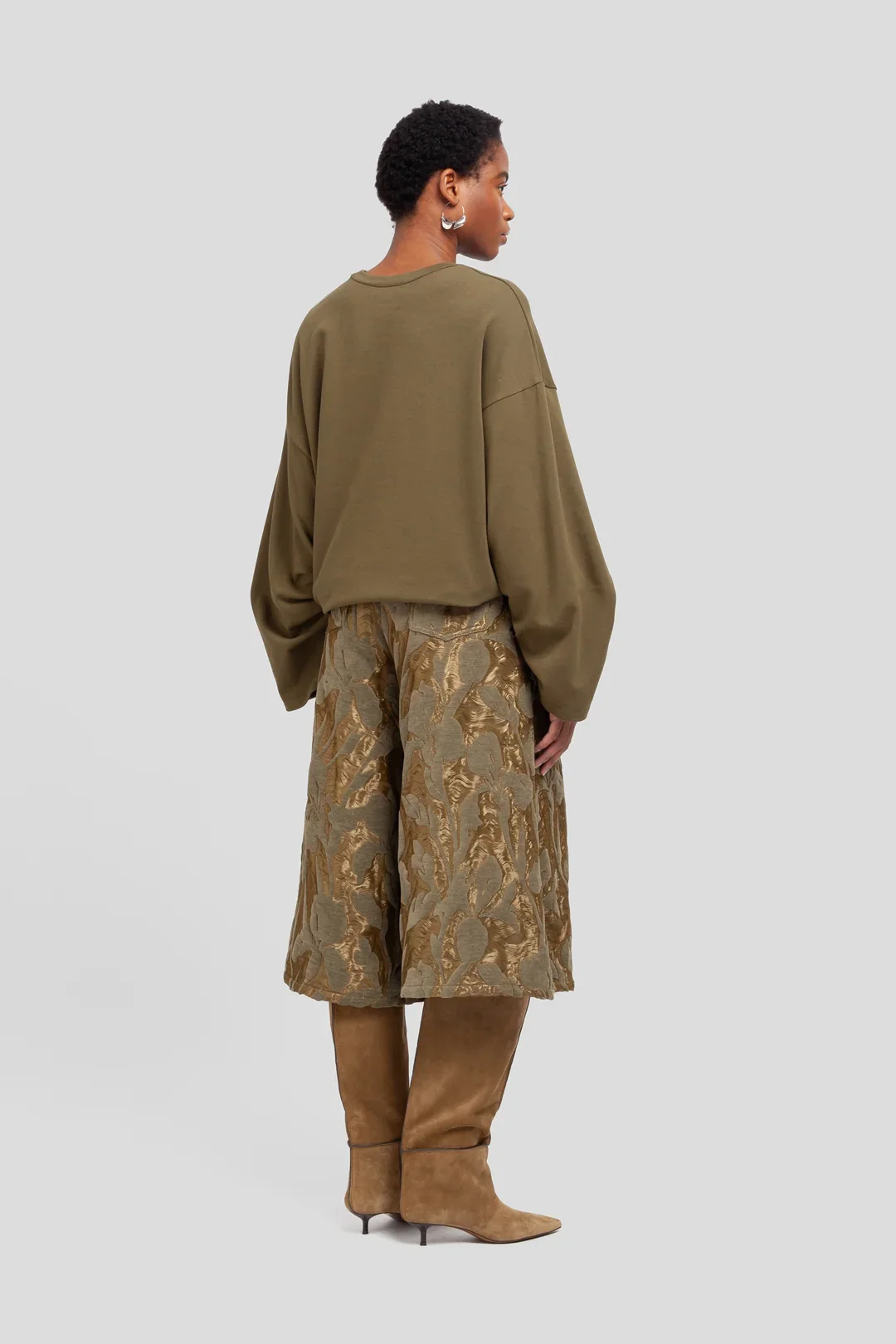 F26PL15_FL13_02.webp