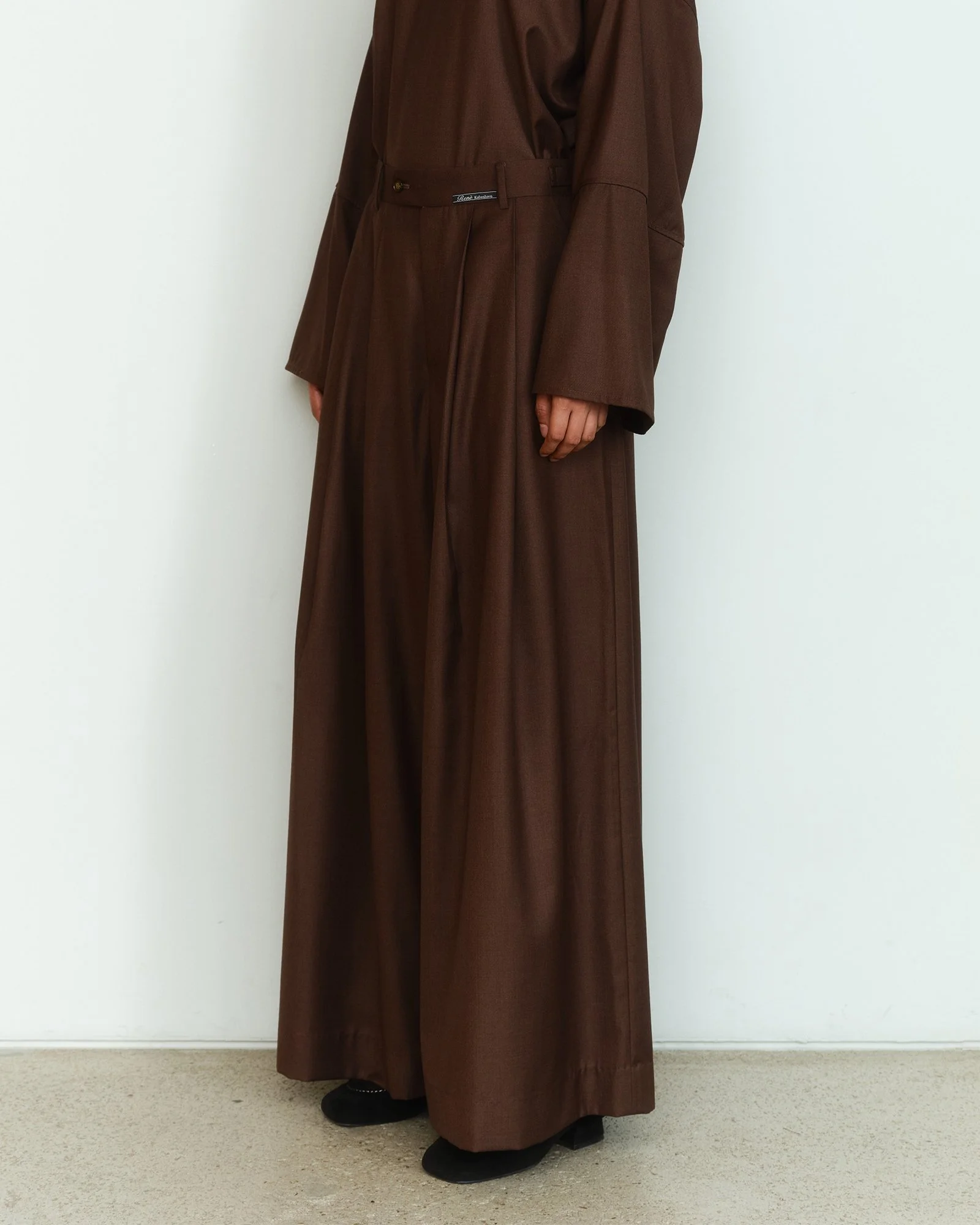 brown trousers 04.jpg