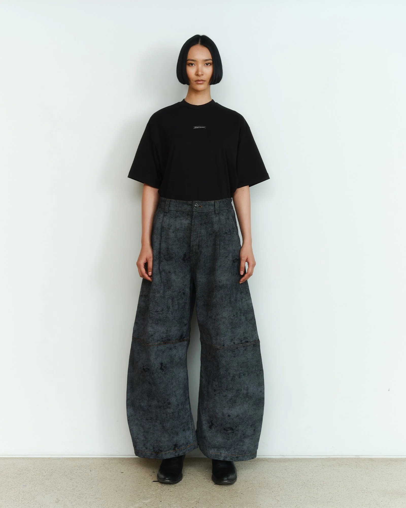 Dark smoke pants 01.jpg