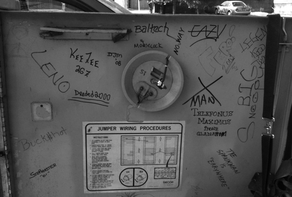PUTTIN’ IN WORK: SEARCHING FOR THE WORKING-CLASS ROOTS OF ILLEGAL PUBLIC NAME-WRITING