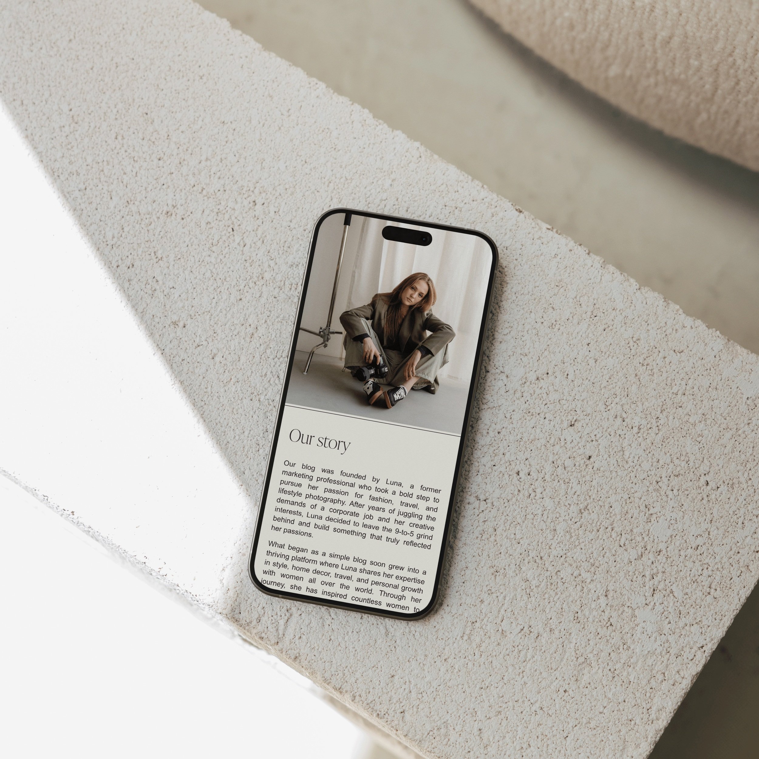 luna+squarespace+template+iphone+mockup.jpg