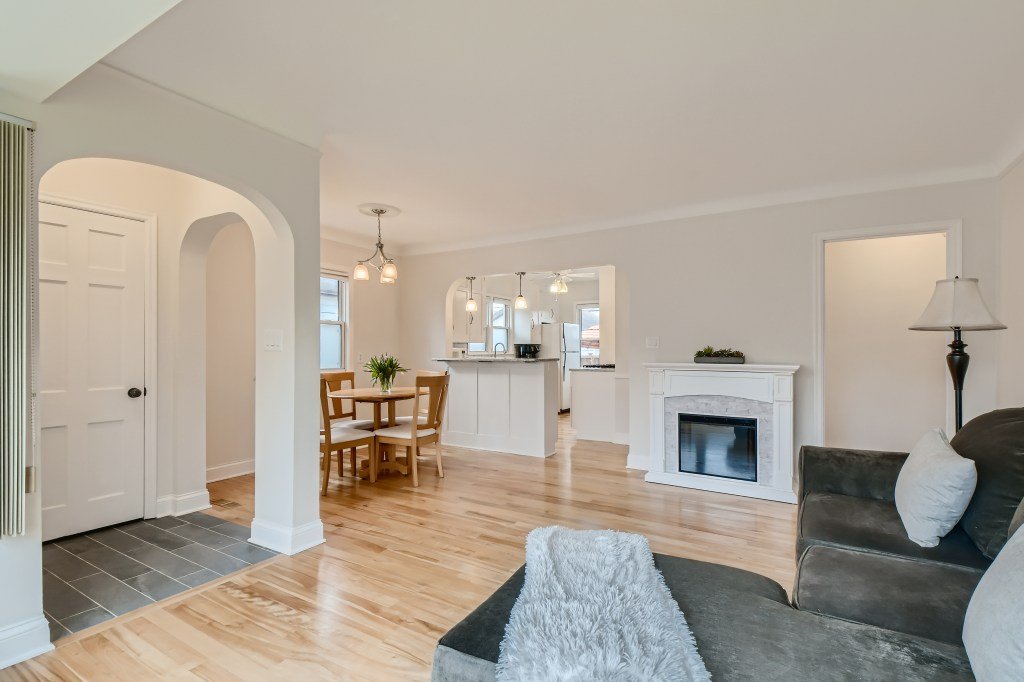 07 Living Room 3.JPG