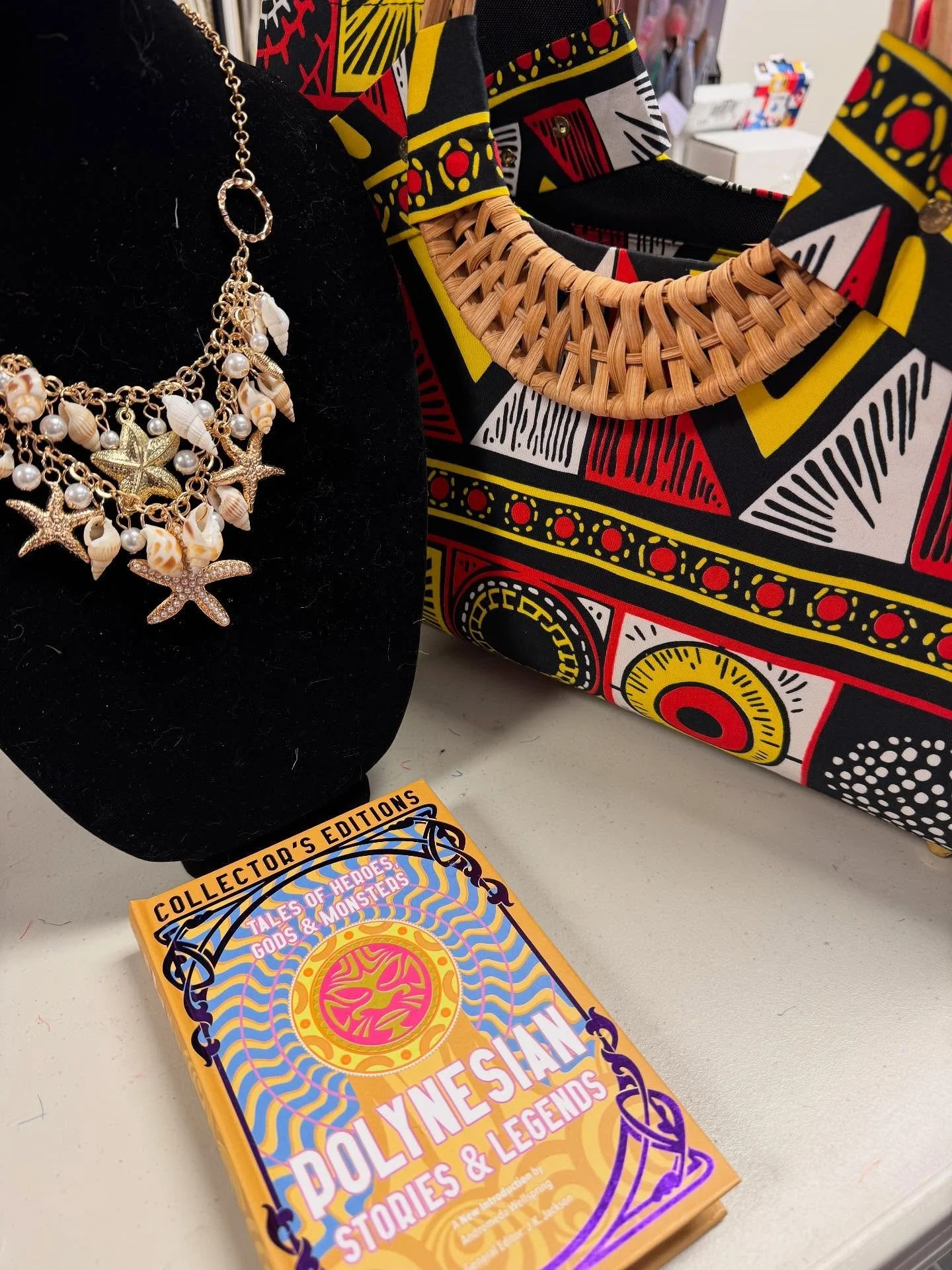 Polynesian days this weekend at Alberta Beach! Stop in to pick a free mystery ball! 3 out of 80 chances to pull one of the three grand prizes! Every ball will get a little prize. Saturday only! One Ball Per Person.
Grand prizes:
1. Handmade Africa