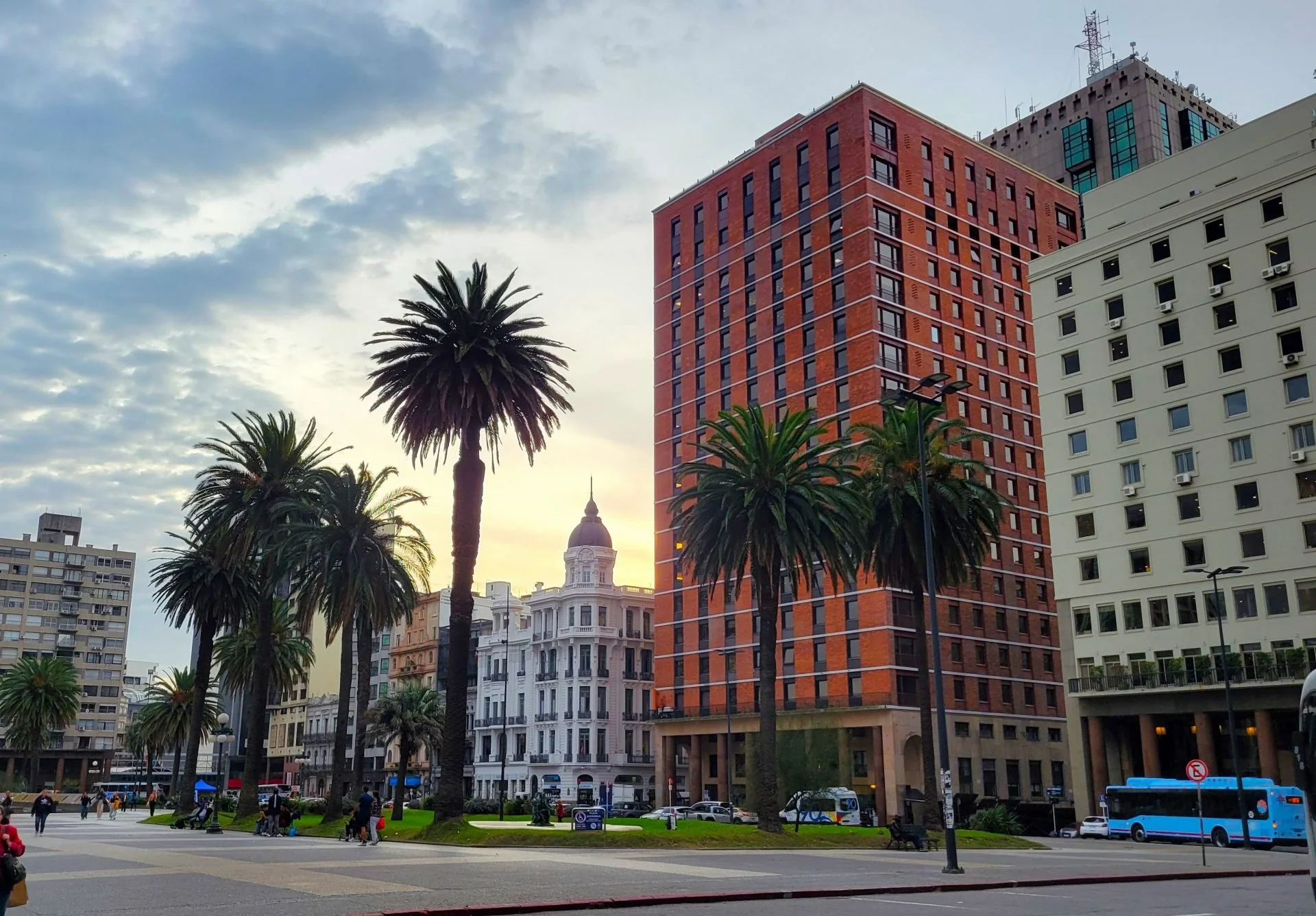 Students learning Spanish in Montevideo, Uruguay