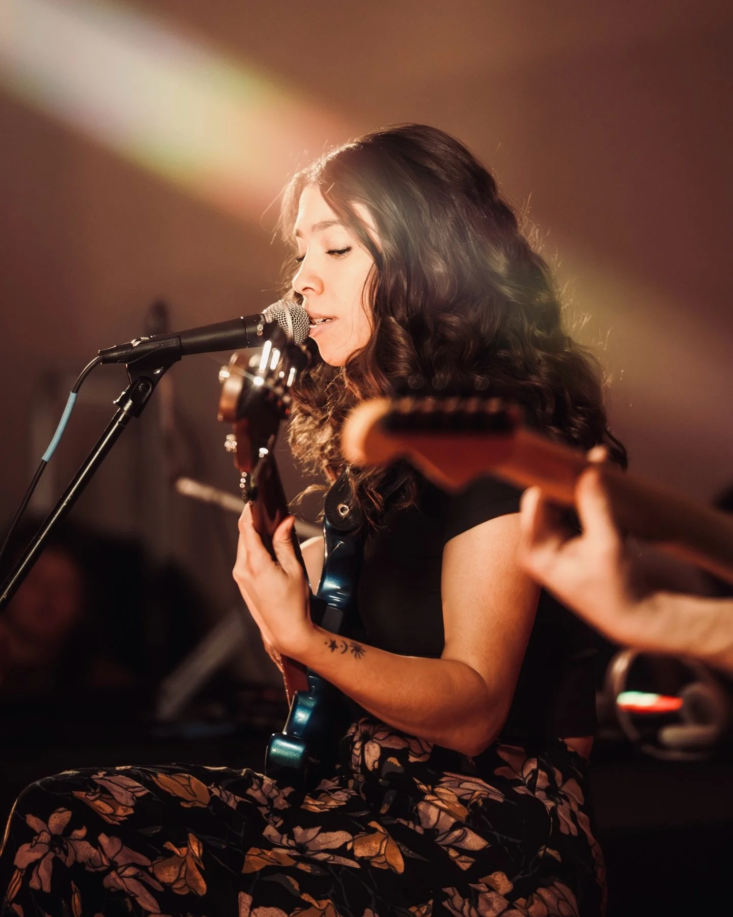 Live Music Sundays at Broderick - Halle Tomlinson