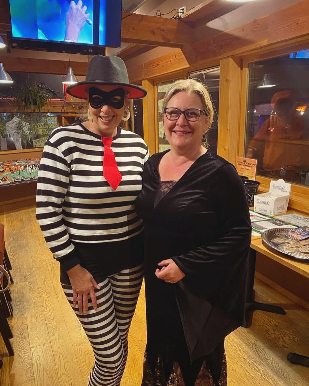 Last Monday night was 🔥🔥🔥!

Thanks to everyone who rolled through the Canna Club Costume Party at @mattsbasement&mdash; @timberghost_organics lit it up! And big love to @chucklovenetwork and @lareynaylareal and for bringing the vibe ✨

Swipe throu