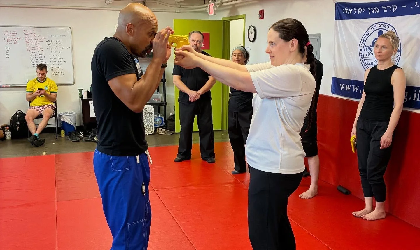 Great Krav Maga seminar today! 

Thank you to Justin Brown of CKMI Boston. Also, thanks to David Kopec, Kevin Notch and the EP Krav Maga instructors!

#kravmaga #selfdefense #selfawareness #protectyourself #eastprovidence #providence #rhodeisland