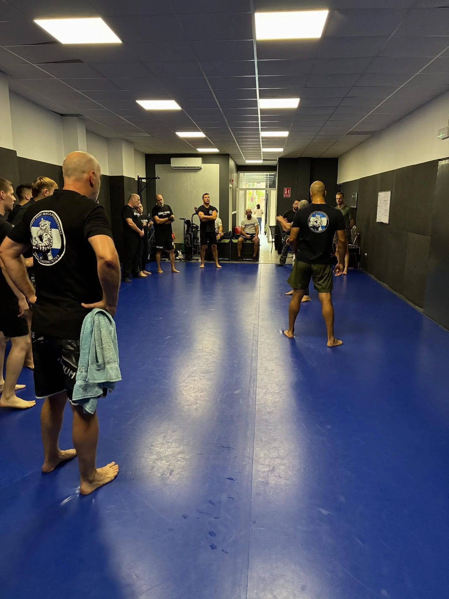 Very good seminar in Valencia, Spain, with Lior Offenbach and Justin Brown! Great training, great people!

@lioroffenbach @ckmi_boston 

#kravmaga #selfdefense #seminar #training #spain