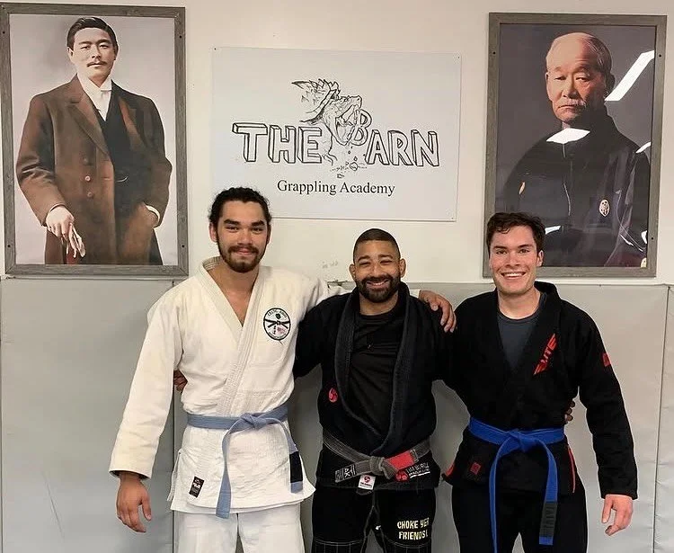 Congratulations to Ruben and Enzo on their promotion to Blue Belt.

🥋💪🏻

#jiujitsu #bluebelt #promotion #martialarts #team #eastprovidence #providence #rhodeisland