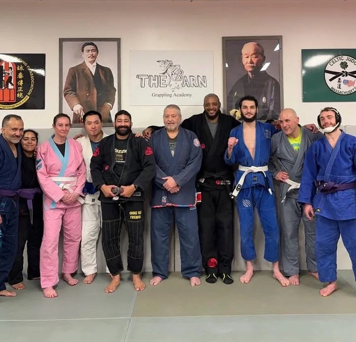 Jiu Jitsu class with @burrill1 and @curtisward551 🥋🔥

#jiujitsu #bjj #martialarts #team #training