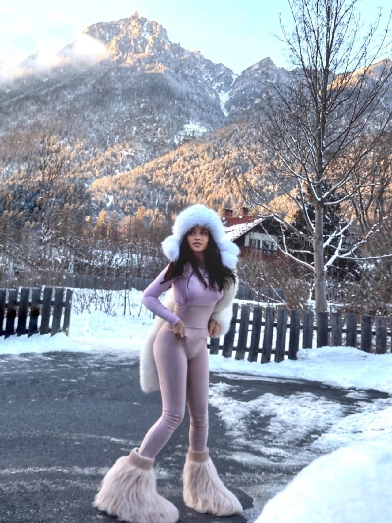 Snuck away for a little rest before the work routine &mdash; will be back soon, refreshed and full of energy 🤍🧸

Danke my love @marcel_m_heinen ❤️