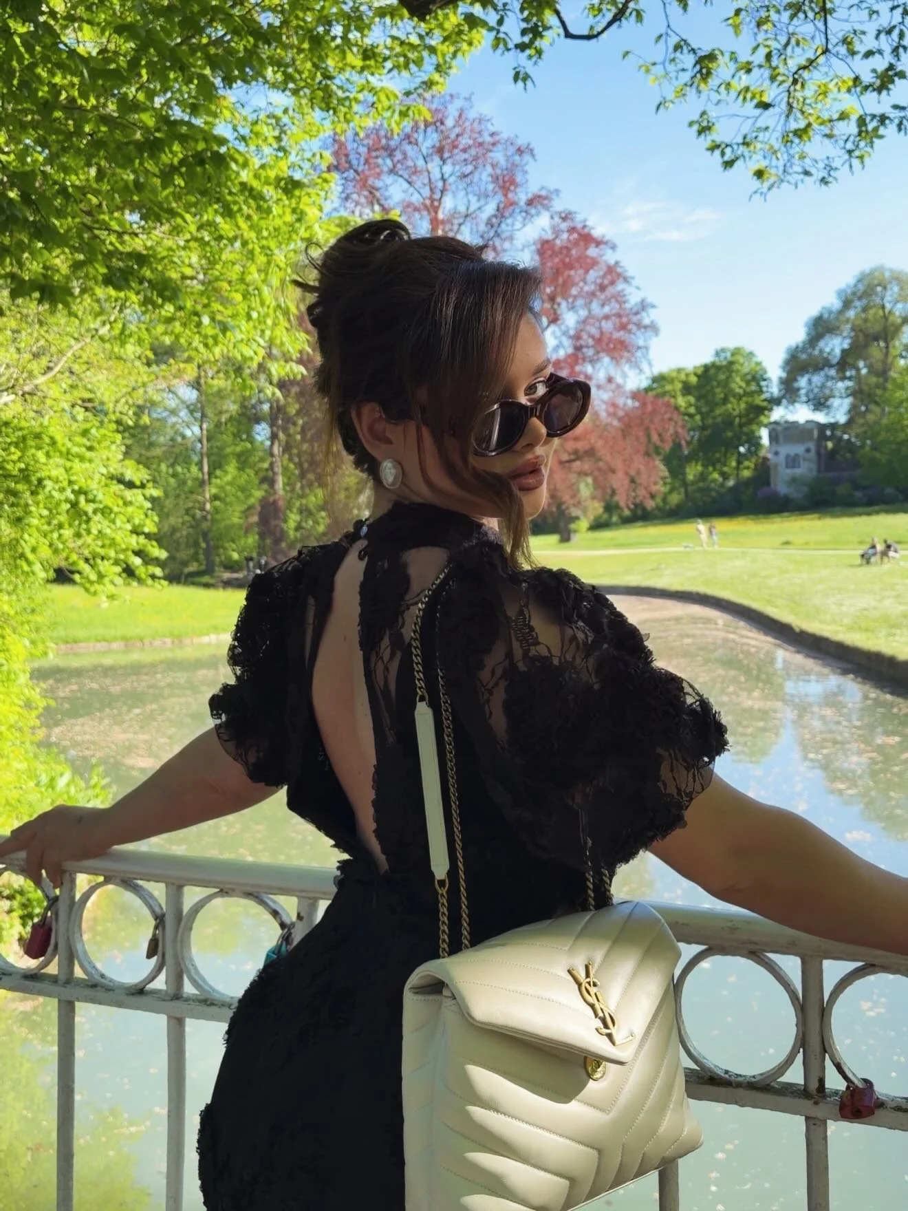 Die beliebteste Frisur meiner Br&auml;ute im Moment ist ganz klar der French Twist 🤍🧸

elegant, zeitlos und unglaublich stilvoll. Deshalb habe ich beschlossen, morgen ein hilfreiches Tutorial f&uuml;r euch zu machen. Ich zeige euch, wie ihr diese F