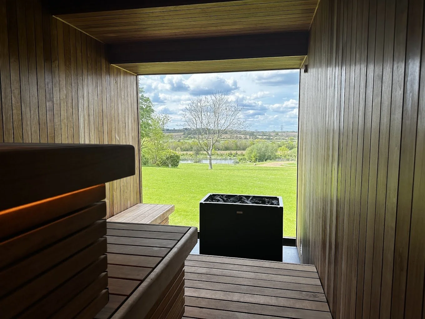 SAUNA & ICE BATH