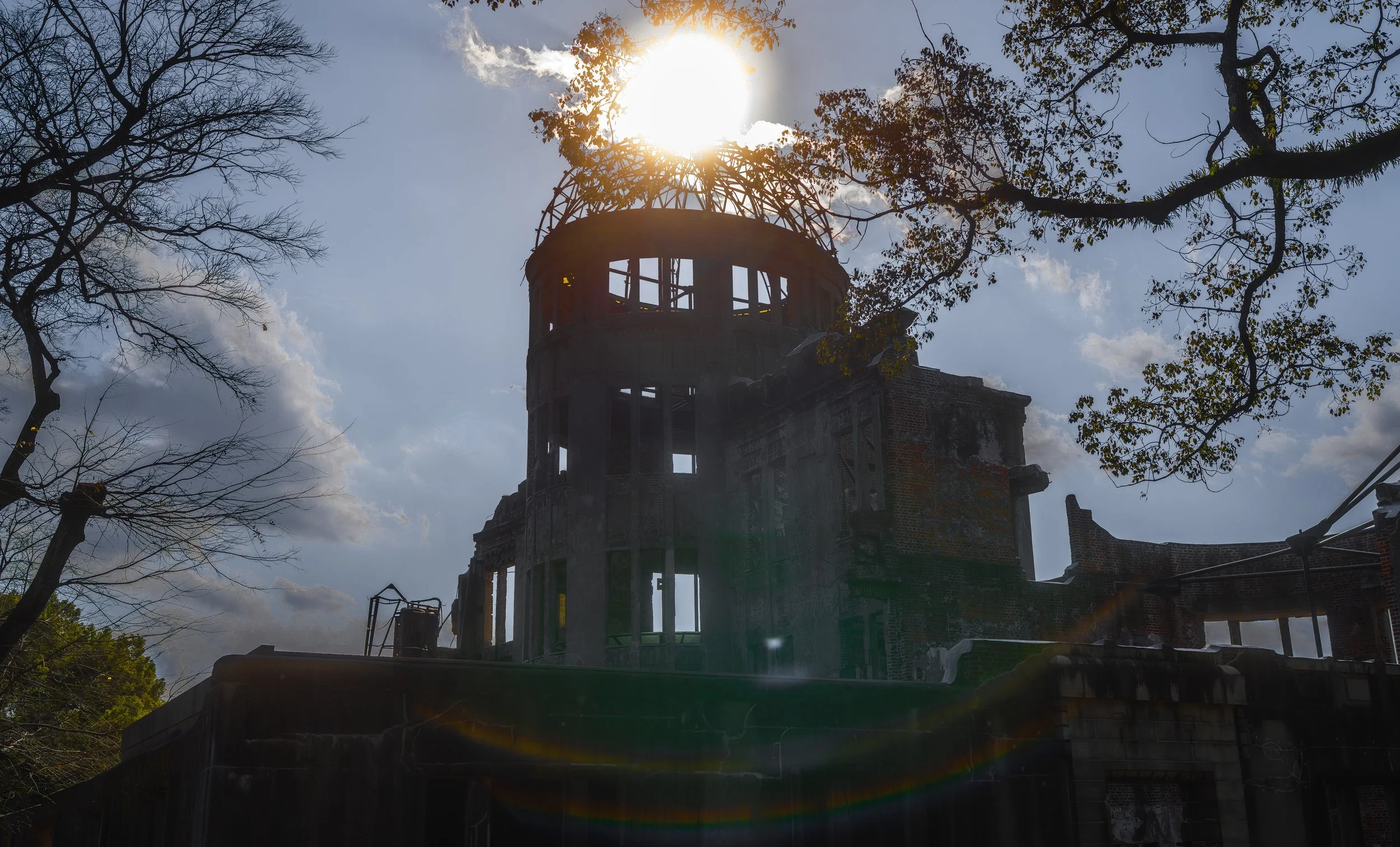 Genbaku Doma with sun in background.jpg