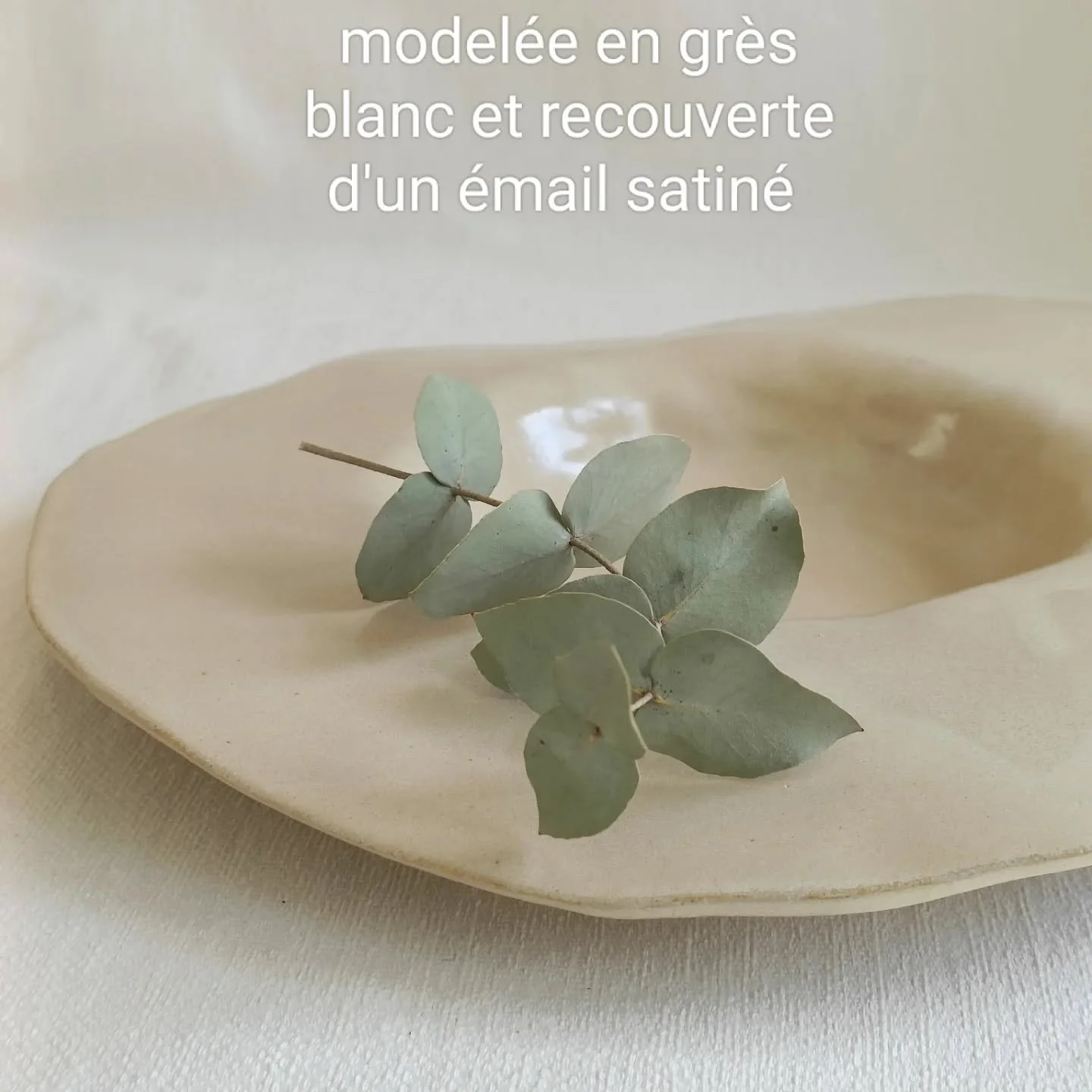 Bient&ocirc;t sur la table de @marsanparhelenedarroze @helenedarroze @paulgenthon 🌿
.
.
.
#gastronomie  #assiettedechef #artsdelatable #restaurant #gastronomiefrancaise #gastronomy #gaultmillau #chefs #foodplate
#tableware #ceramica  #vaisselle #mic