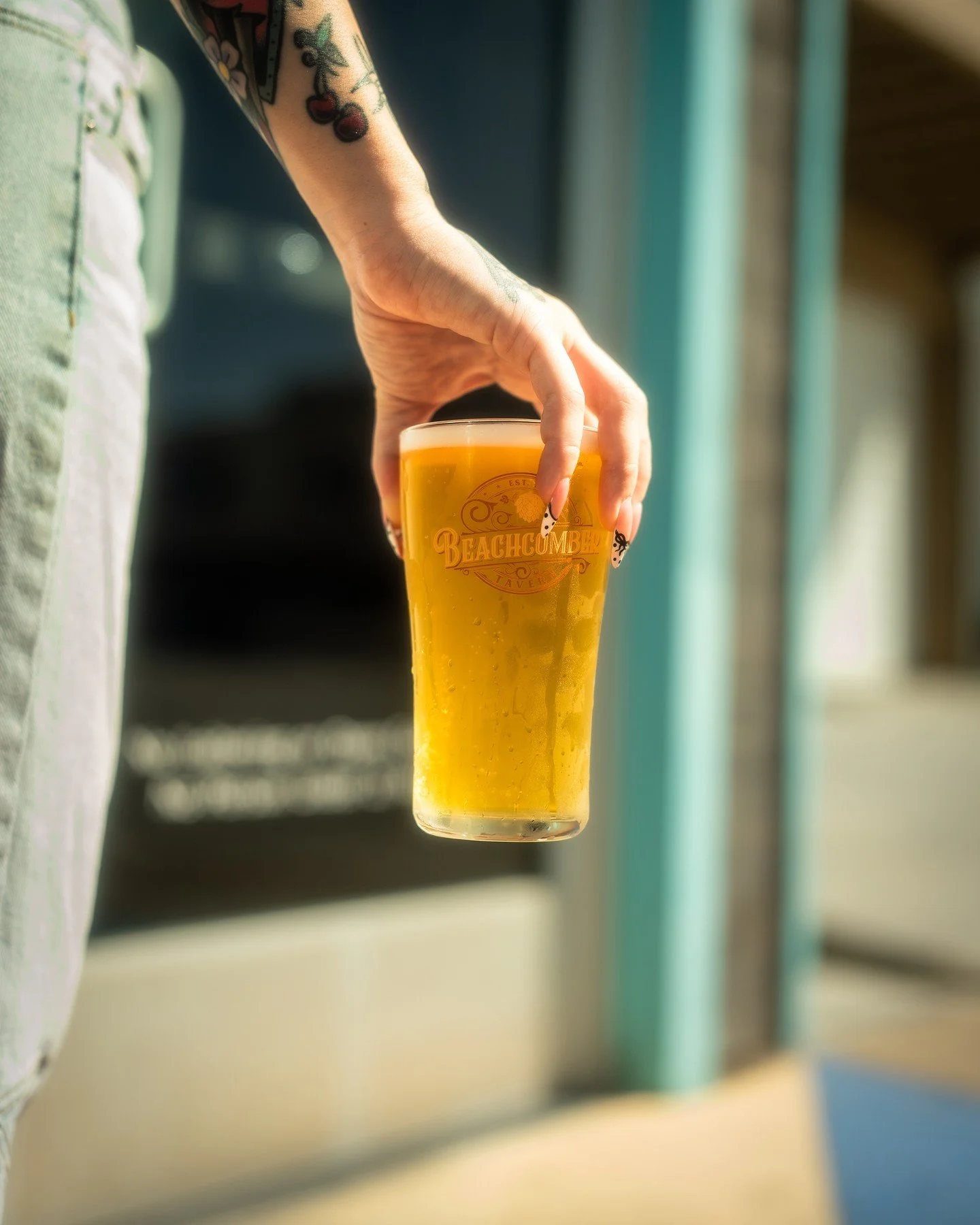 Friday? ✅
Perfect Weather? ✅
Dodgers Might Sweep? ✅
Raegan Pouring at 3pm? ✅
Come pregame for the Dodgers NLCS Game 4, first pitch at 5:38. Lakers also on the screens tonight at 7:30 ahead of their first game next week!
Celebrate Friday right at th