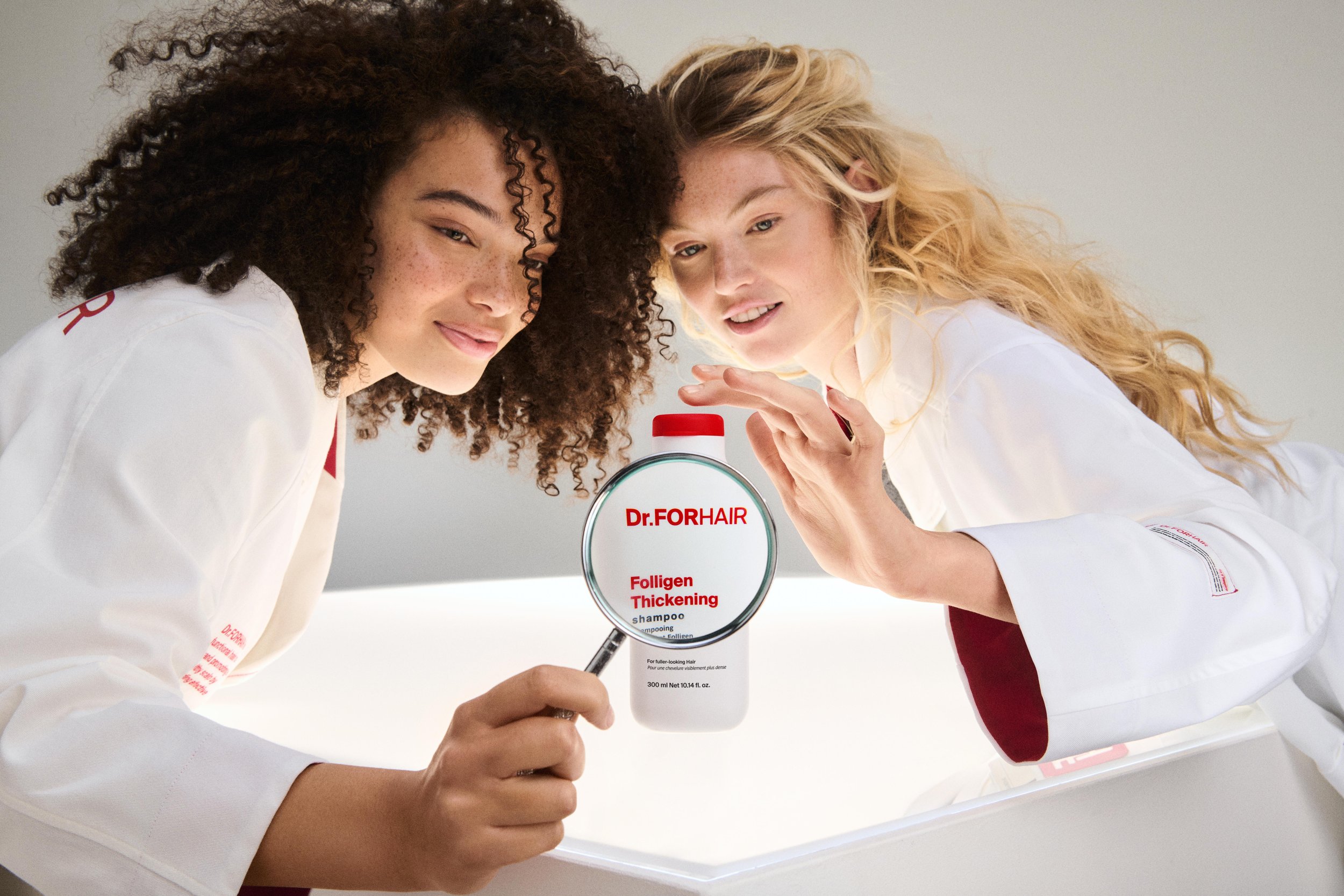 Sh15_WhiteLab_GroupShot_FolligenThickeningShampoo_014_FINAL.jpeg