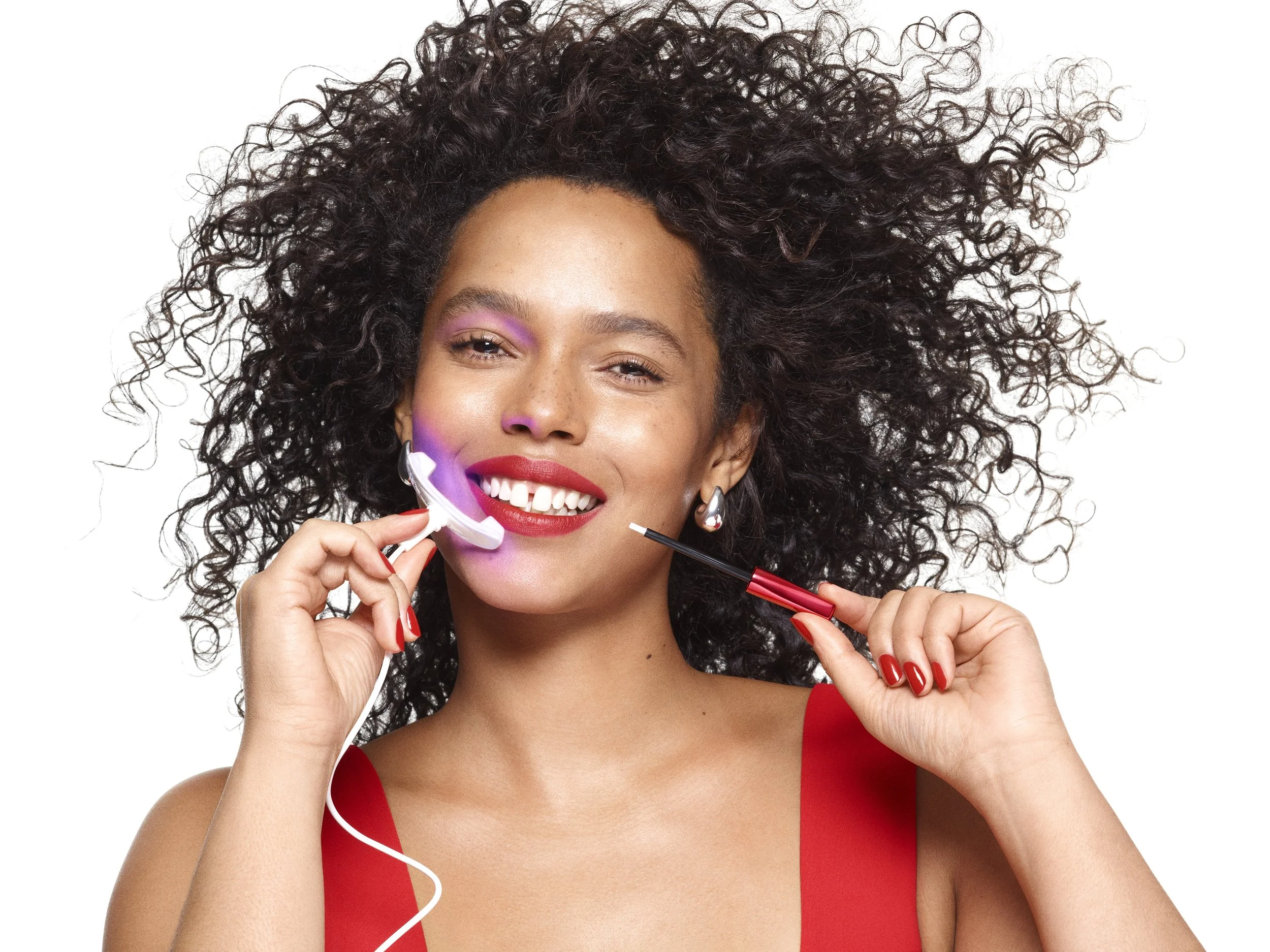 Colgate_Shot.5_Product-Interaction_LED-Purlple-Light_134_R1.jpg