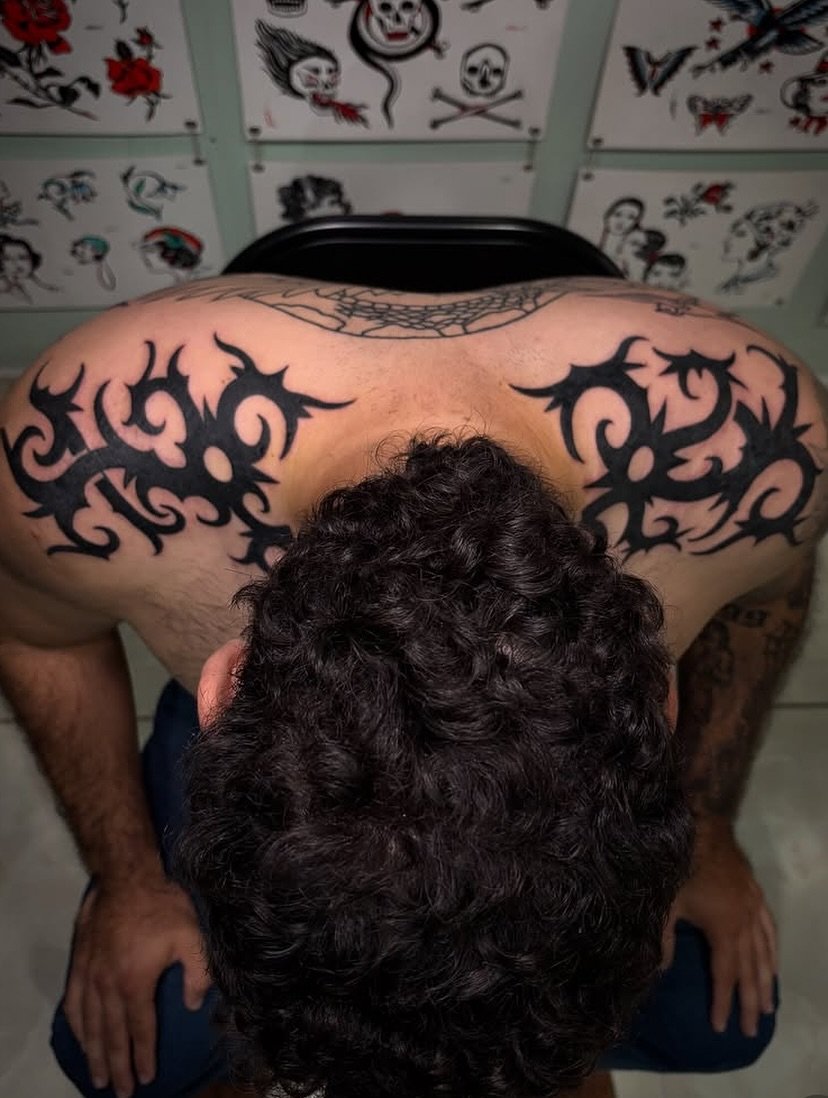 freehand action done by @delitatts 
.
Deli has spots open for this month !