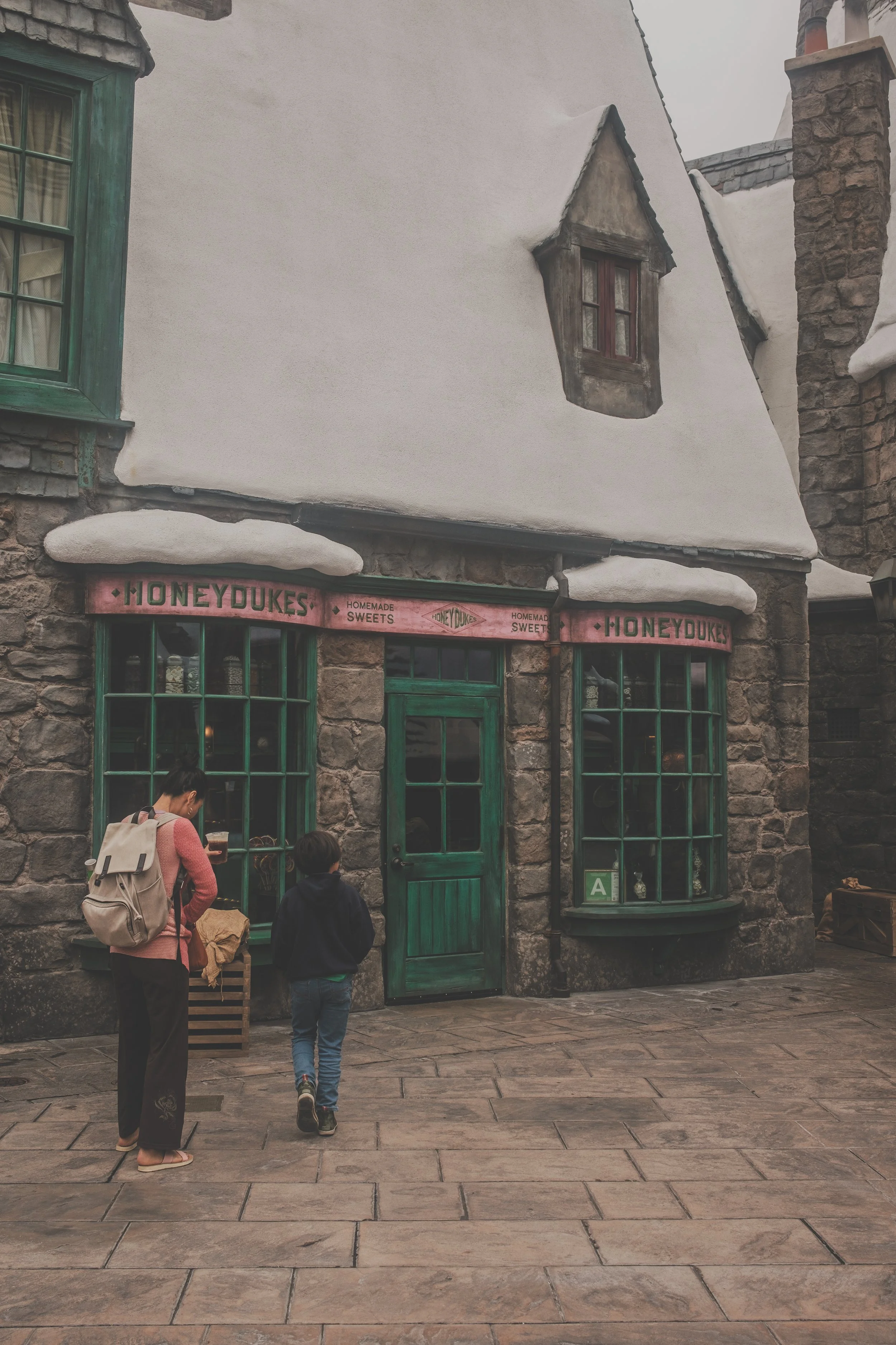 Universal Studios Hollywood - Wizarding World (05-24-2023)-1.jpg