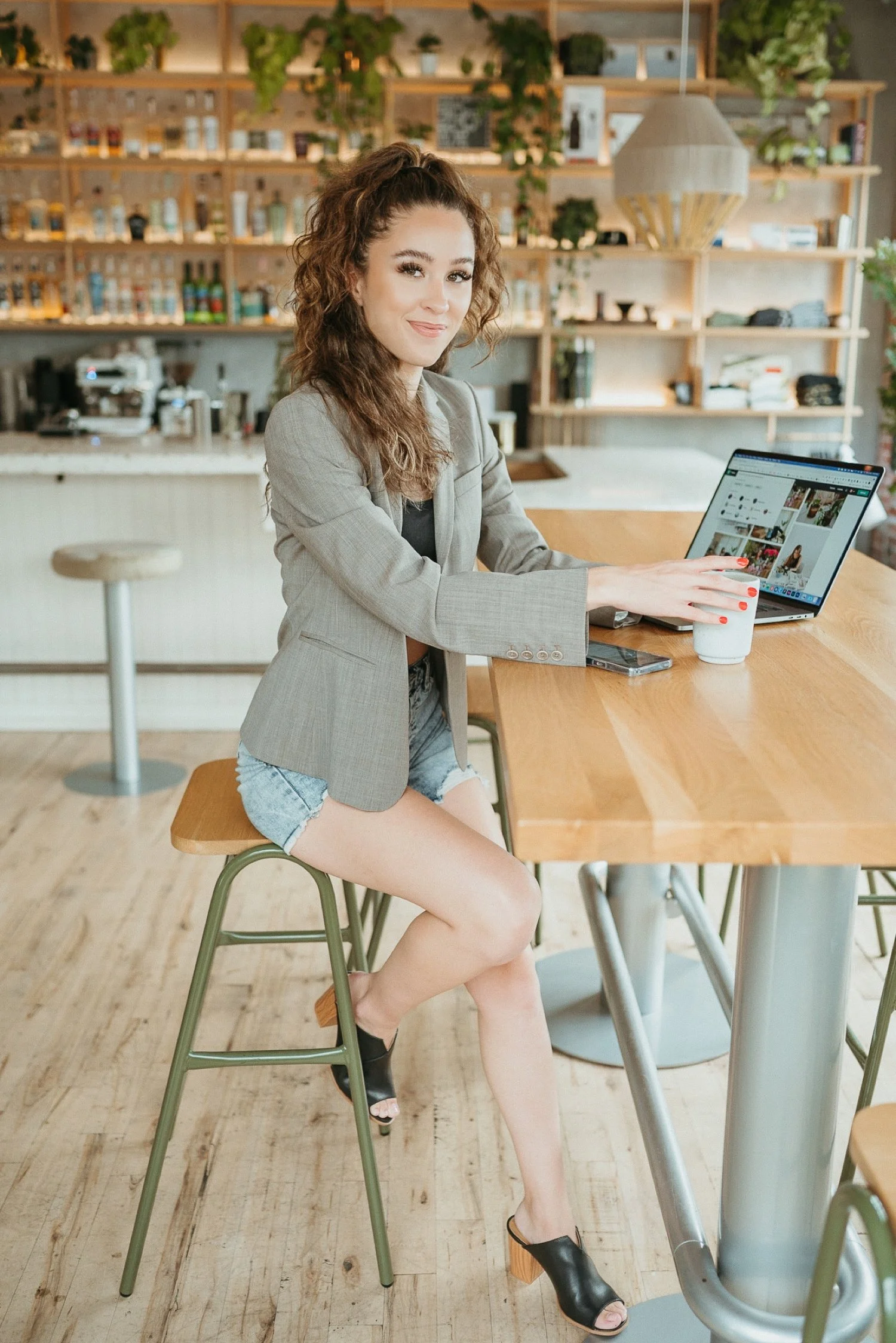 Social Media Manager Brand Photos10.jpg
