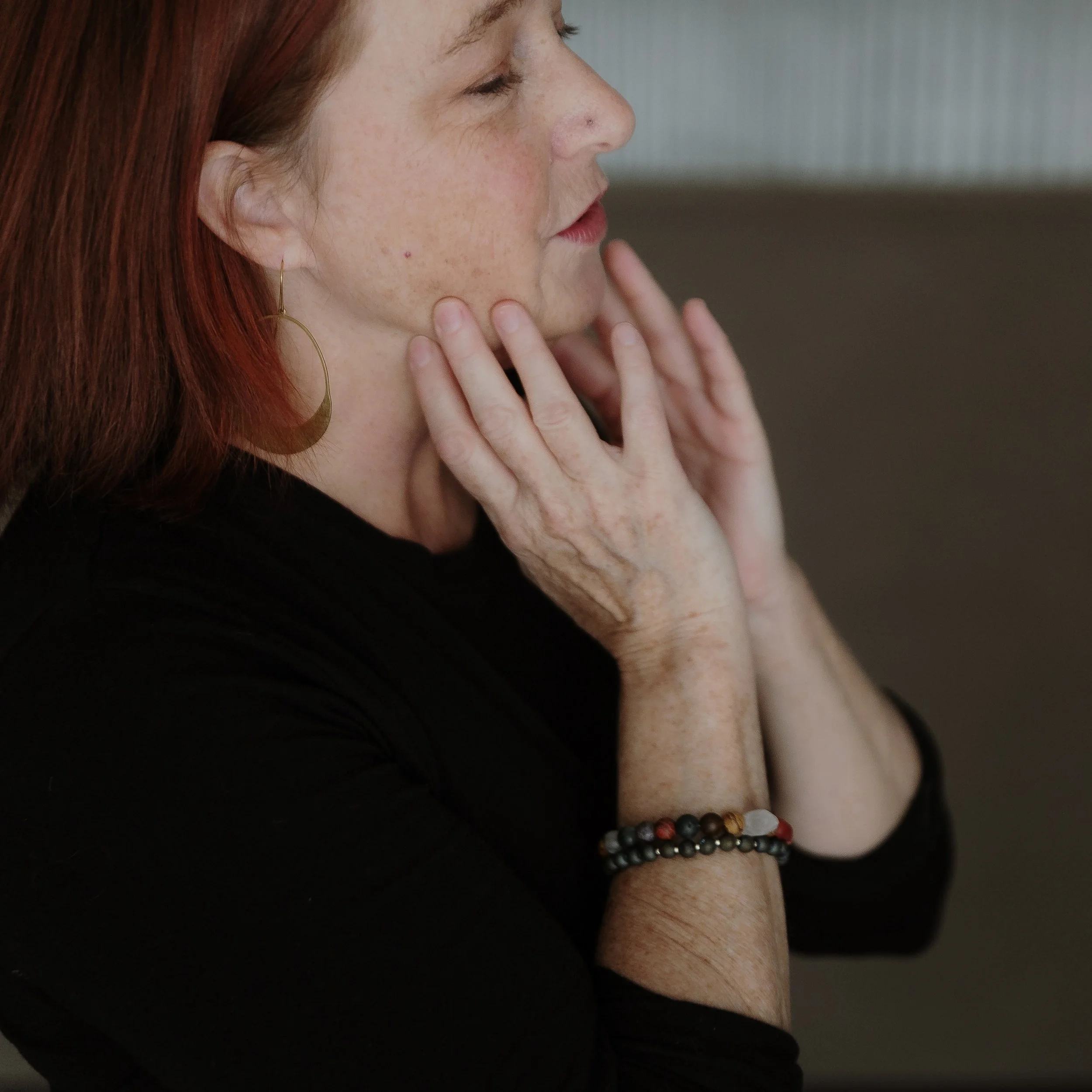 Hannah Loomis, Voice