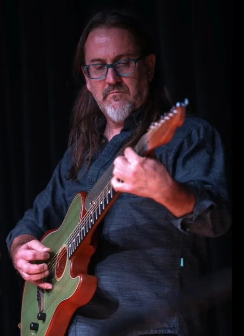 Photo of Ross Hamlin, guitarist