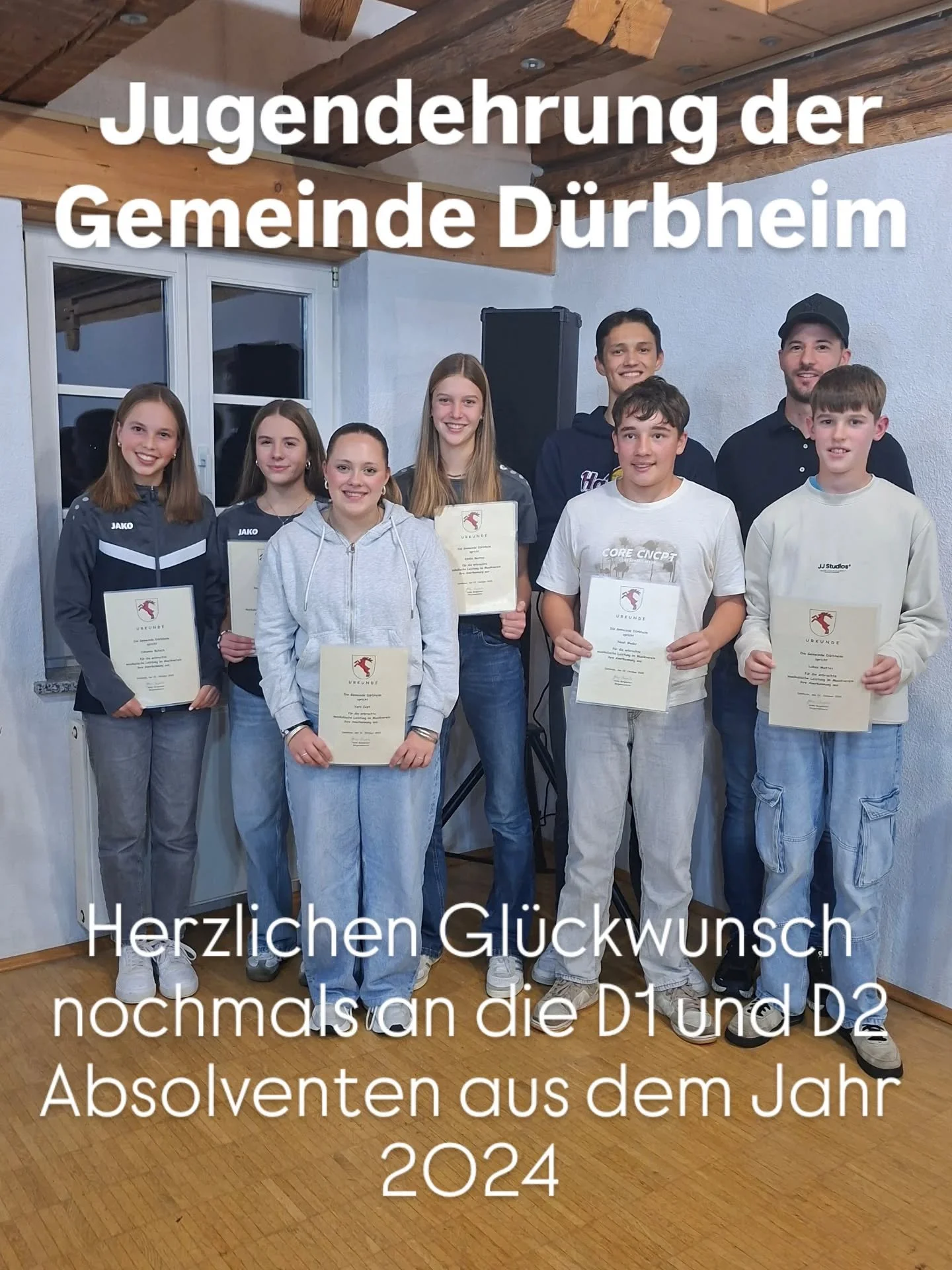 Heute fand die Ehrung f&uuml;r Jugendliche mit besonderen  Leistungen im Jahr 2024 durch die Gemeinde  D&uuml;rbheim statt. 
B&uuml;rgermeisterin Heike Burgbacher &uuml;berreichte unseren Jungmusikern daher f&uuml;r ihre Leistungen bei den D1 und D2 