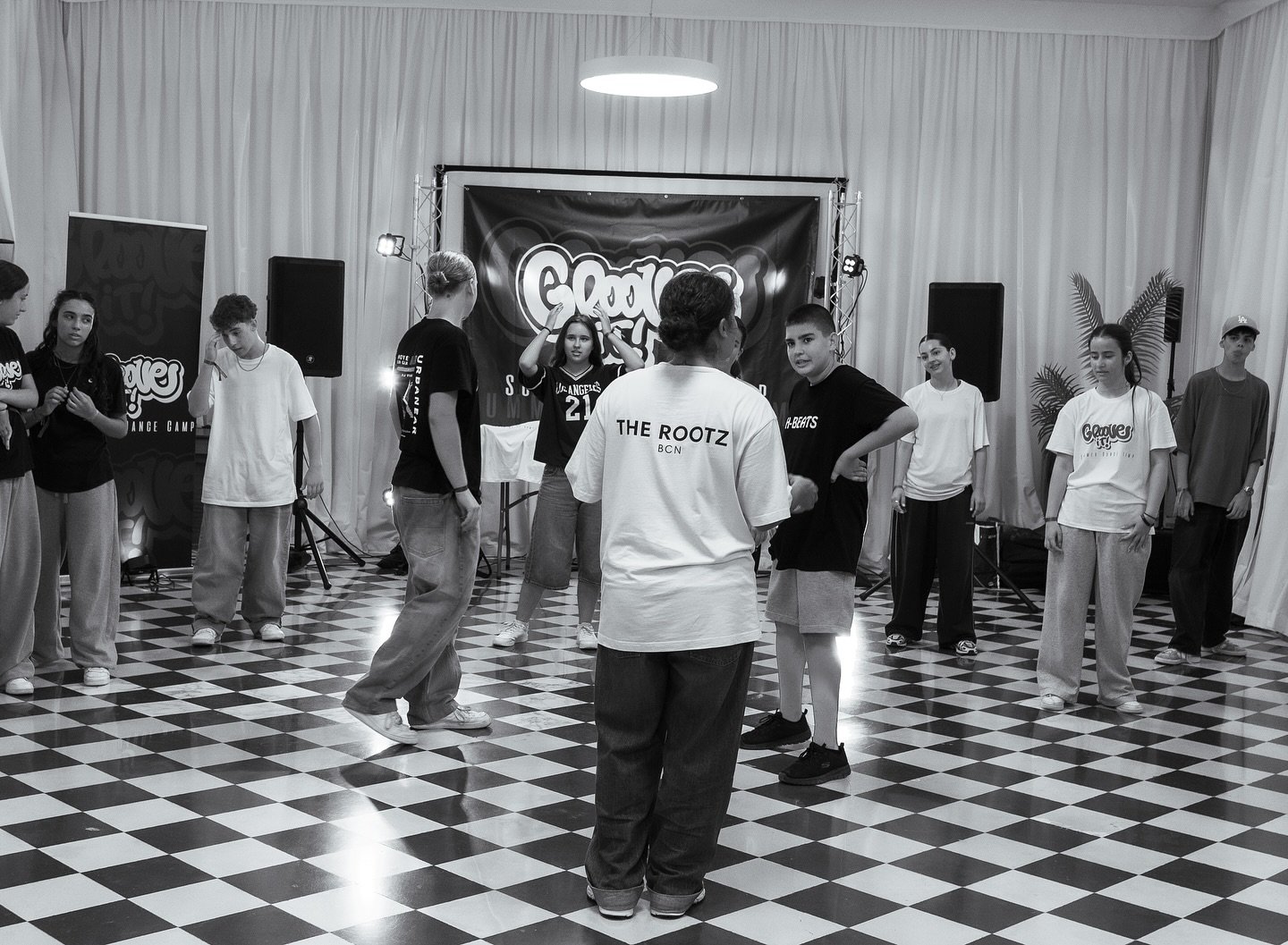 Todav&iacute;a tenemos resaca emocional de la vibra de Groove It Dance Camp 💚 

&iexcl;Qu&eacute; d&iacute;as m&aacute;s incre&iacute;bles vivimos juntos! ✨

Ya os echamos de menos y estamos deseando que llegue la pr&oacute;xima edici&oacute;n para 