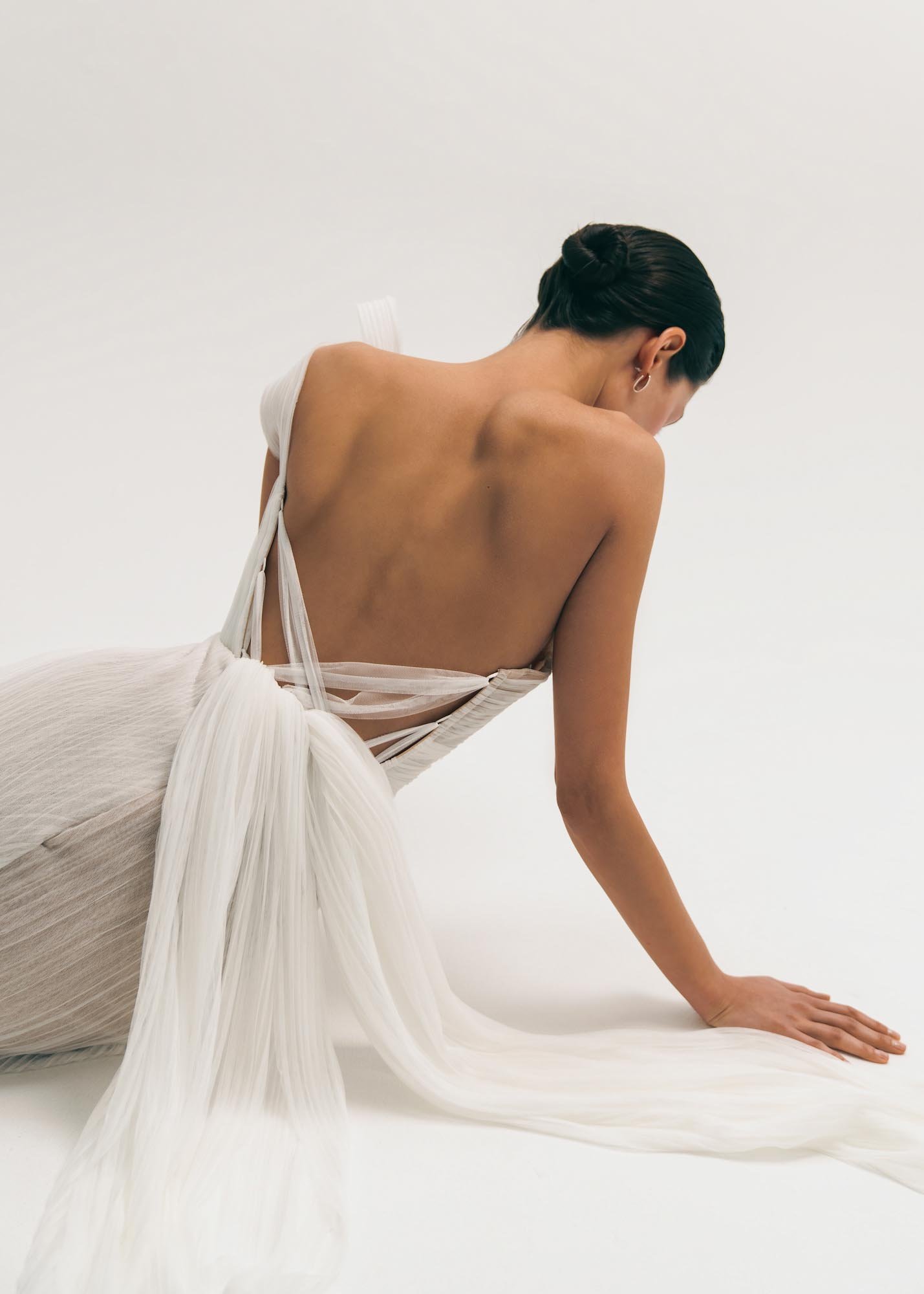 Minimalism_Wedding_Dress_Australia2 copy.jpg