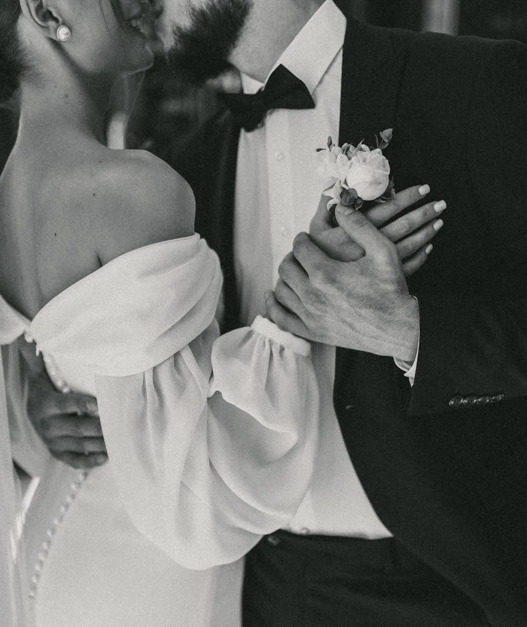 Meet the Majorca dress &mdash; timeless, modern, and effortlessly elegant. 🌿

With a soft off-the-shoulder neckline and a flattering draped bodice, this dress is made to make you feel beautiful and confident. The high slit adds a touch of drama, whi