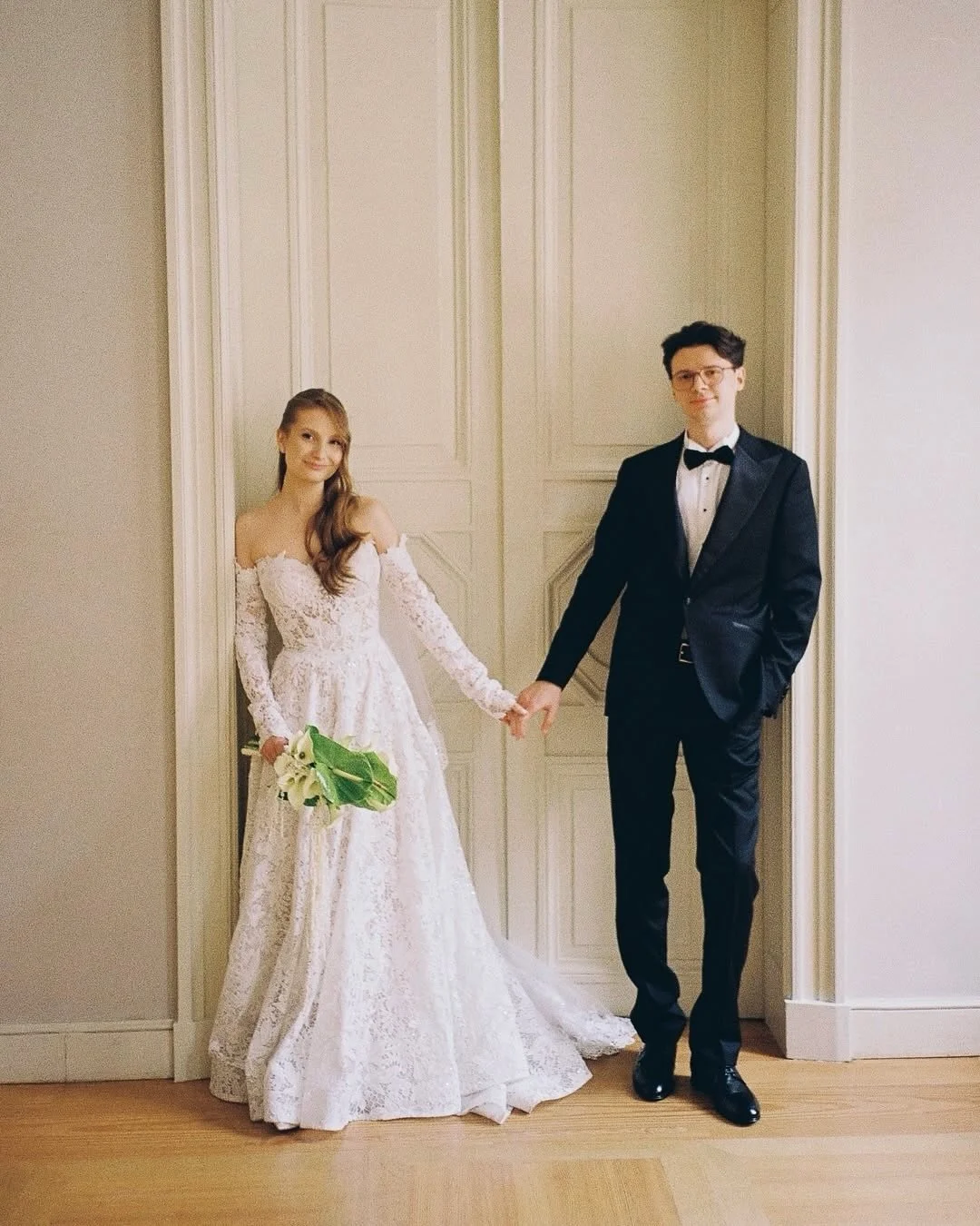 The Adel Gown: Regal Grace in Exquisite Lace

A masterpiece of timeless sophistication, the Adel gown captures the essence of royal elegance and romantic allure. Designed for the bride who cherishes tradition with a touch of modern luxury, this gown 