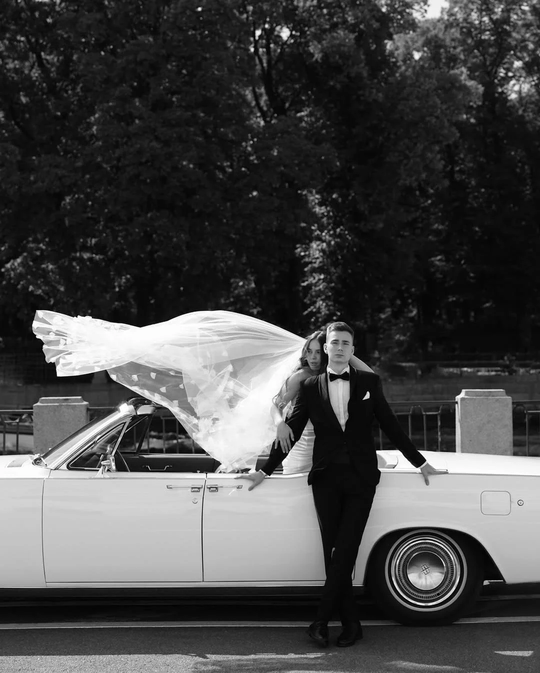 ✨ As gentle as a whisper, as joyful as a fleeting moment.
The Lastres veil is made for the modern romantic &mdash; sheer tulle sprinkled with delicate bows, dancing in the light and staying in your memory.

Photo sourced from Pinterest

#Weddingdress