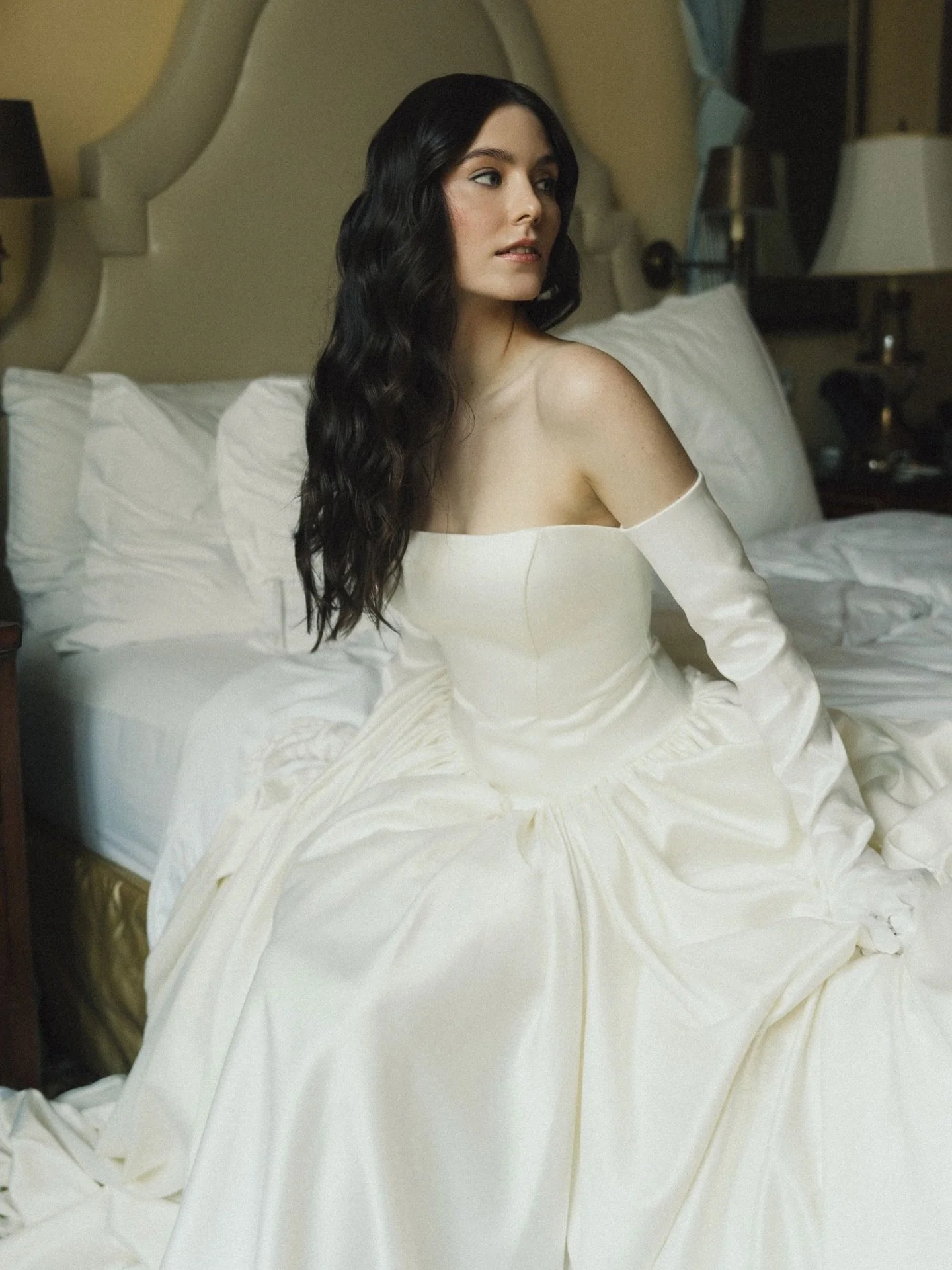 Monsanto Wedding Gown: Timeless Modern Elegance

Refined, effortless, and undeniably chic, the Monsanto wedding gown is a celebration of modern minimalism with a soft romantic edge. Designed for the contemporary bride, this elegant silhouette feature