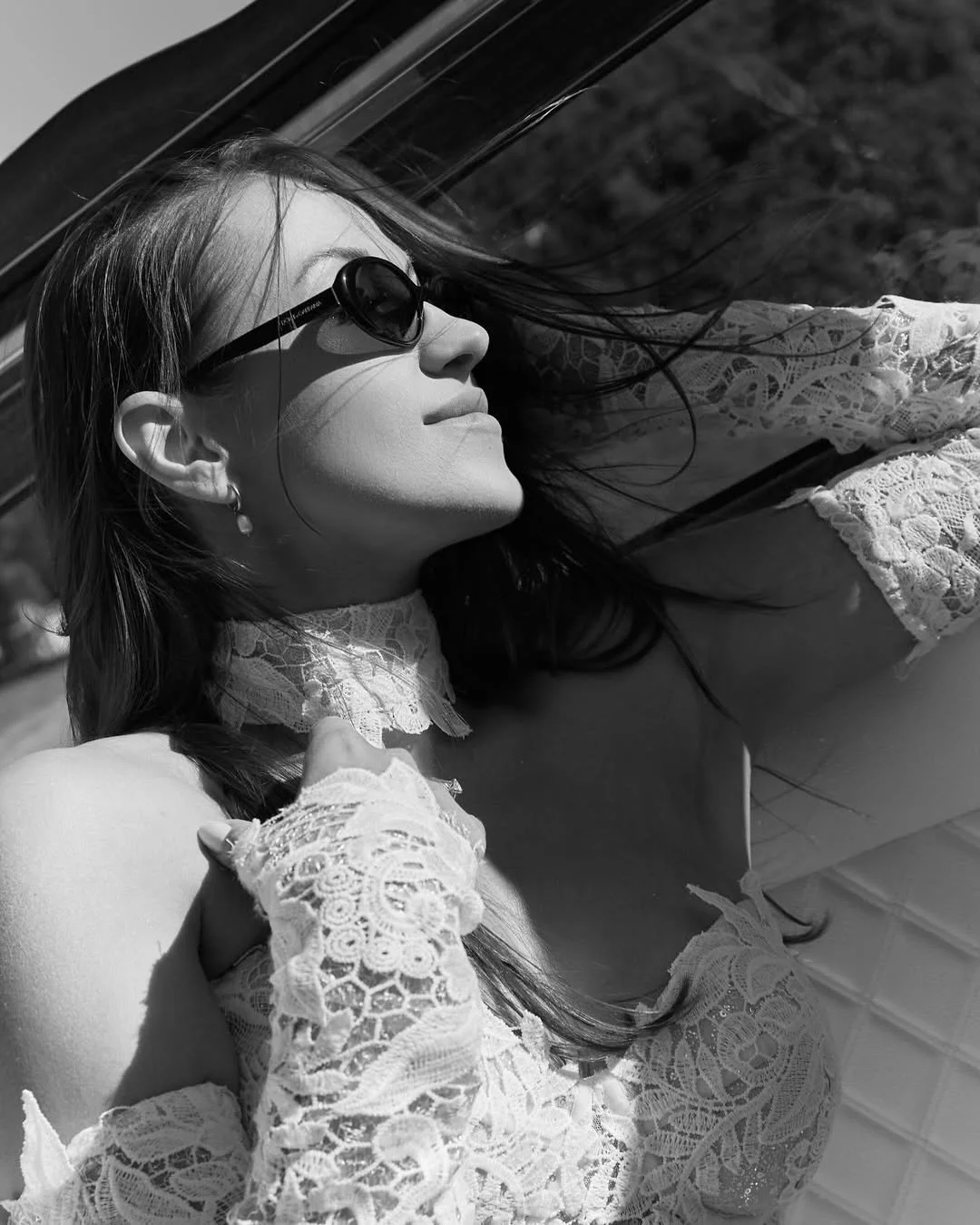 The Adel Gown: Regal Grace in Exquisite Lace

A masterpiece of timeless sophistication, the Adel gown captures the essence of royal elegance and romantic allure. Designed for the bride who cherishes tradition with a touch of modern luxury, this gown 