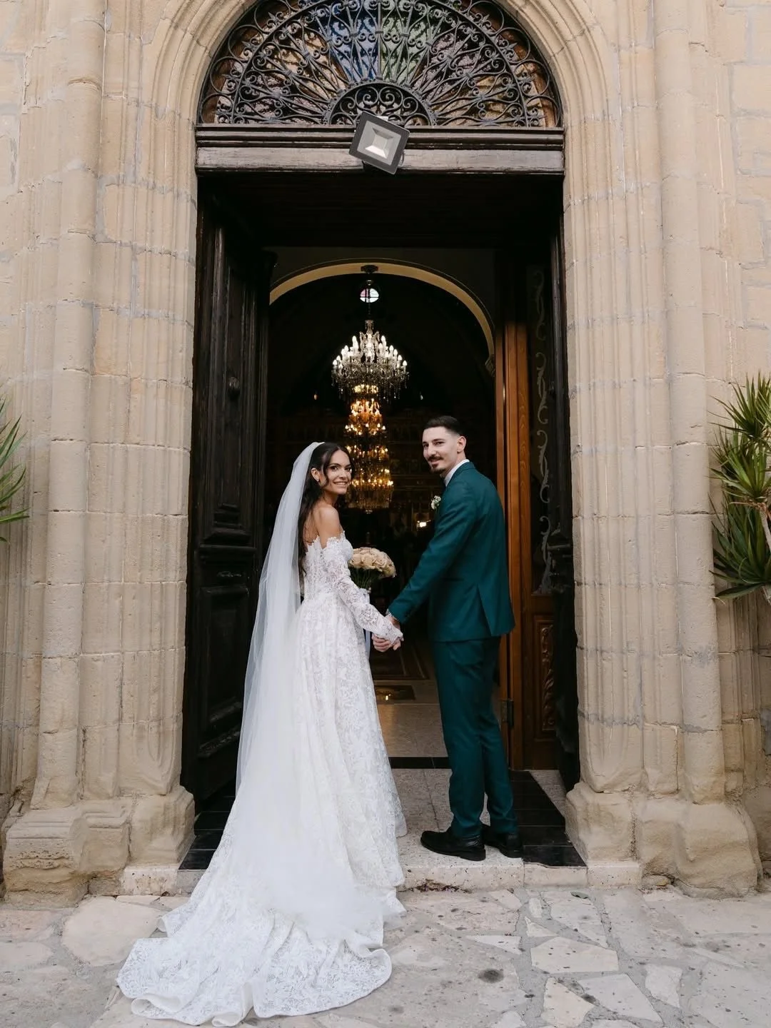 The Adel Gown: Regal Grace in Exquisite Lace

A masterpiece of timeless sophistication, the Adel gown captures the essence of royal elegance and romantic allure. Designed for the bride who cherishes tradition with a touch of modern luxury, this gown 