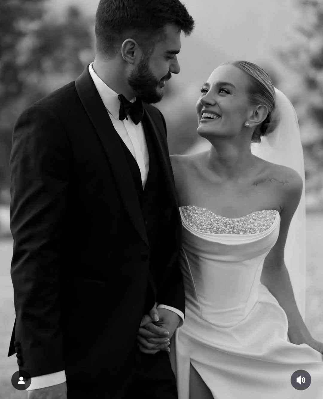 The Dorsey Wedding Gown: Contemporary Glamour with a Romantic Touch

Turn heads on your special day in The Dorsey, a striking satin gown designed to blend timeless elegance with modern sophistication. Featuring a structured bodice, a pearl-detailed n
