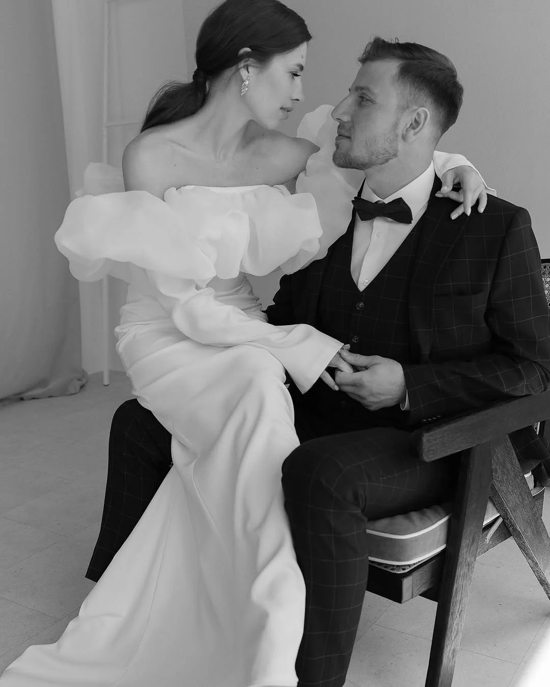 The Capileira Wedding Gown: Dramatic Elegance with Modern Flair

Step into the spotlight with the Capileira gown, a bold and artistic wedding dress made for brides who want to stand out. With its sculptural ruffled sleeves and sleek, figure-skimming 