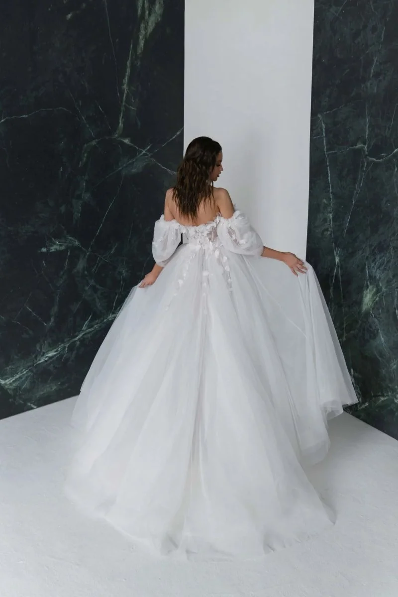 curvy wedding dresses Gold Coast.jpg