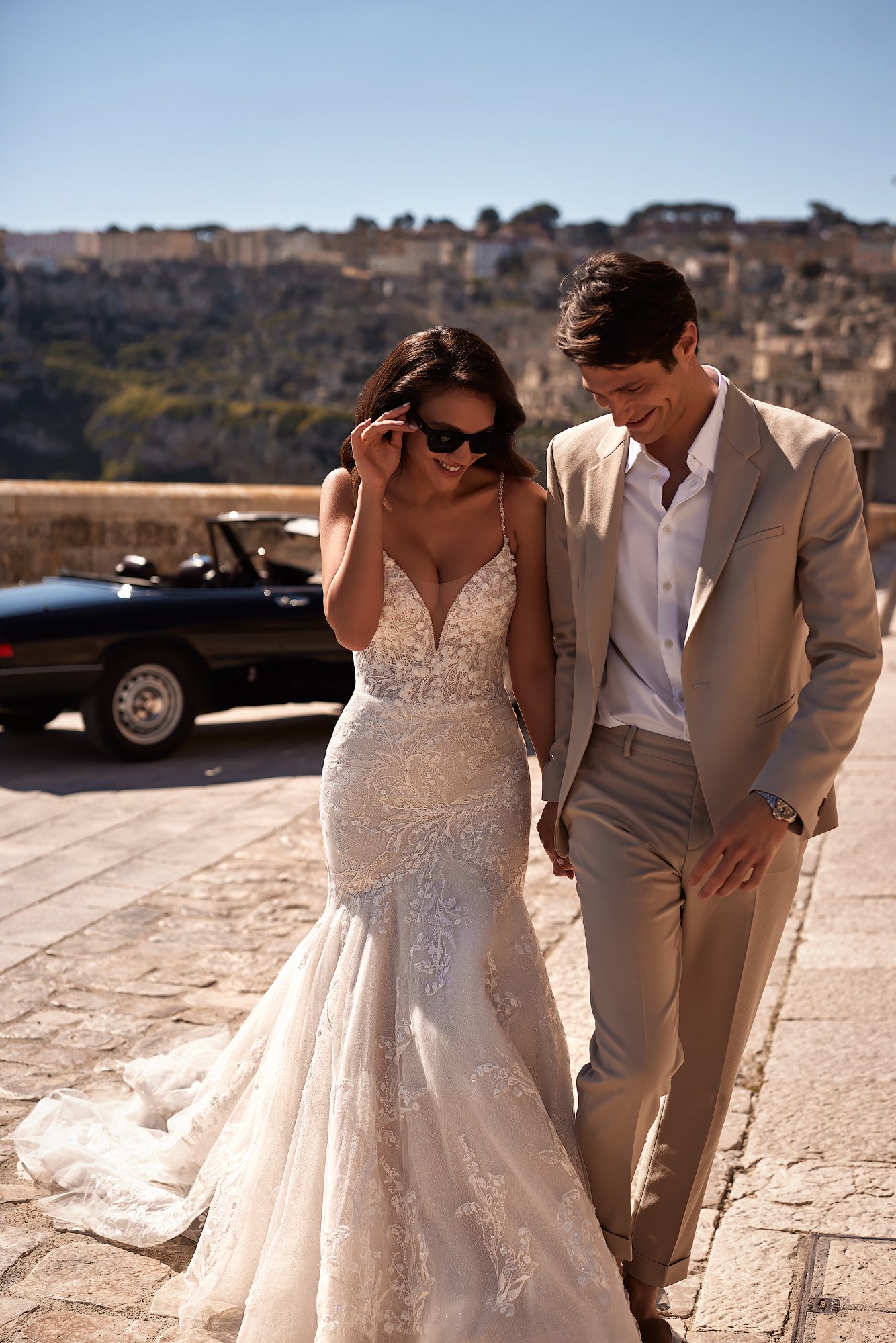 UNIQUE_WEDDING_DRESS_AUSTRALIA copy.jpg