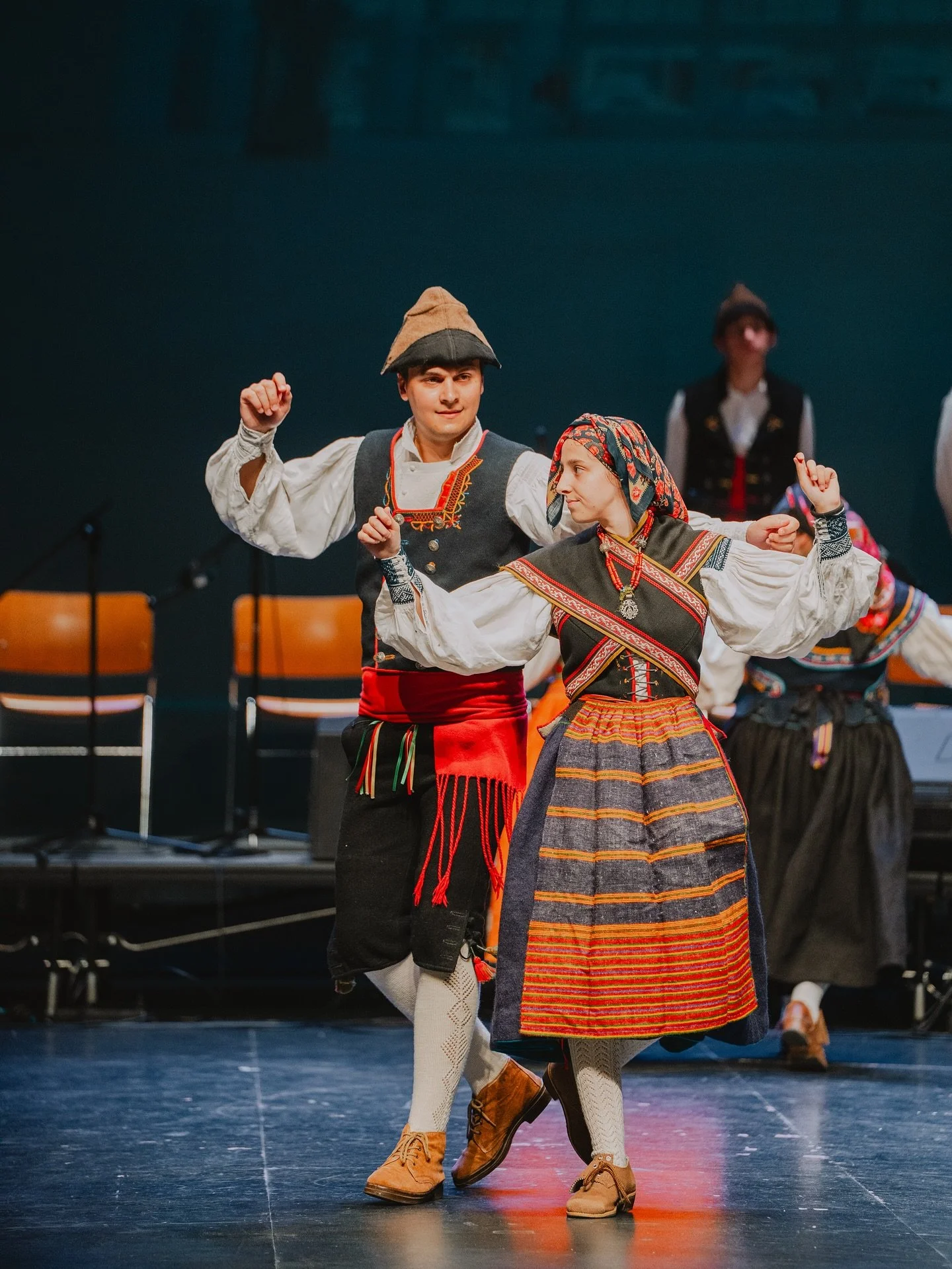 Ayer asist&iacute; al XXVII Festival Internacional de Folclore de Siero, celebrado a las 19:00h en el Teatro Auditorio de Siero.
Una cita con el folclore de dentro y fuera de Asturias, con la participaci&oacute;n de:

✔️ Asociaci&oacute;n Folcl&oacut