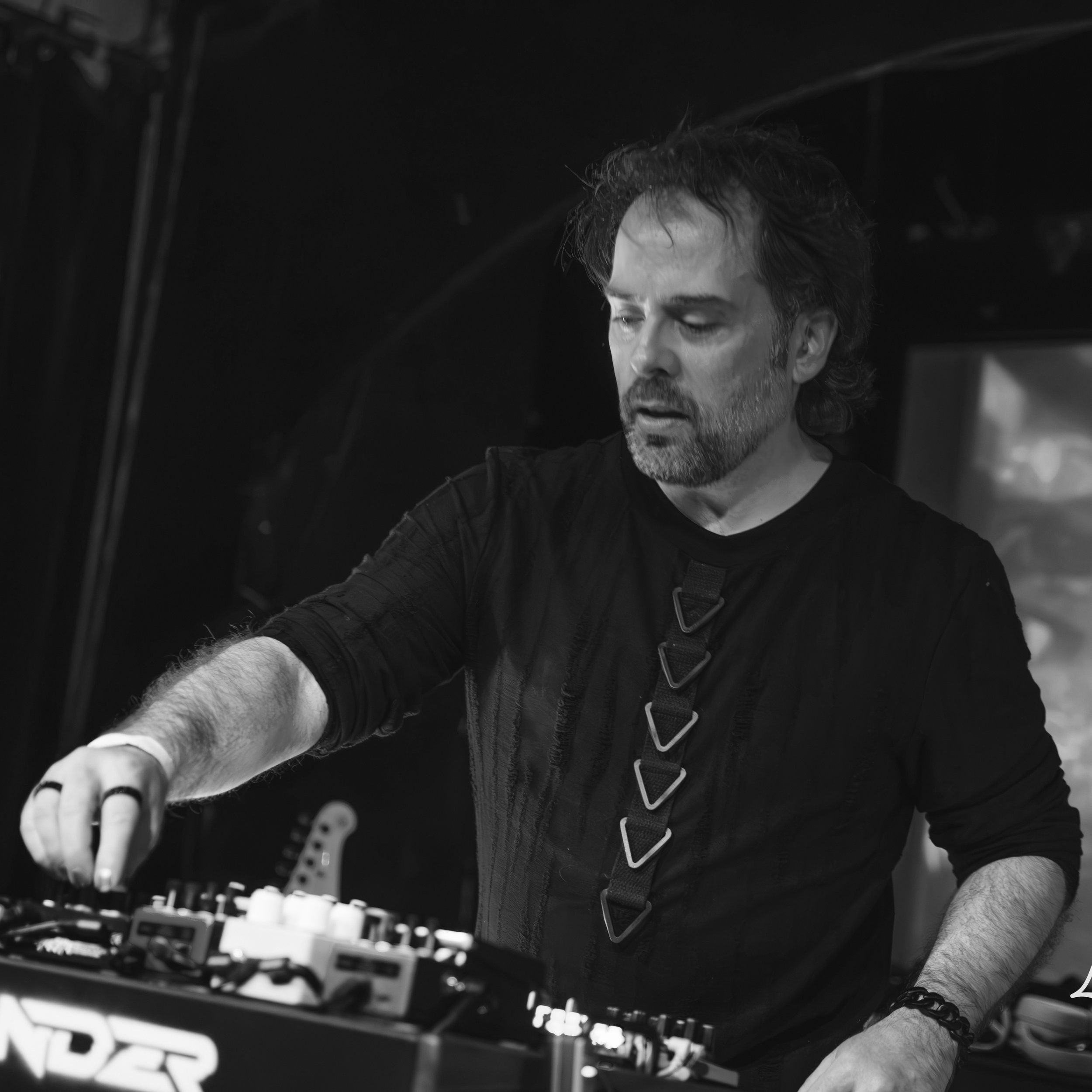 ESAXLUX(15of77)_BWsq.png