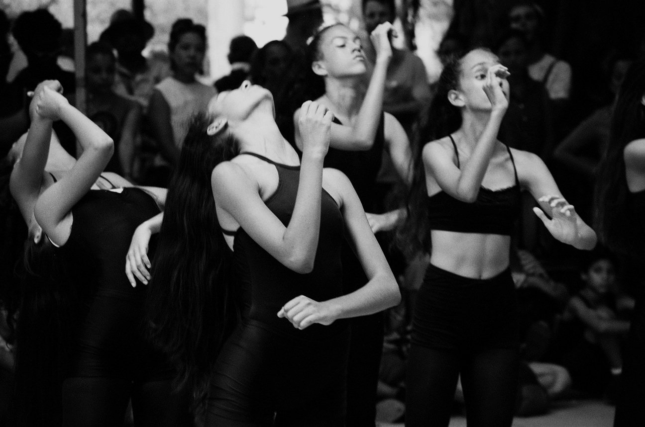 15+-+dance+moderne+-+jeunes+filles+en+noir+-+1938-03.jpg