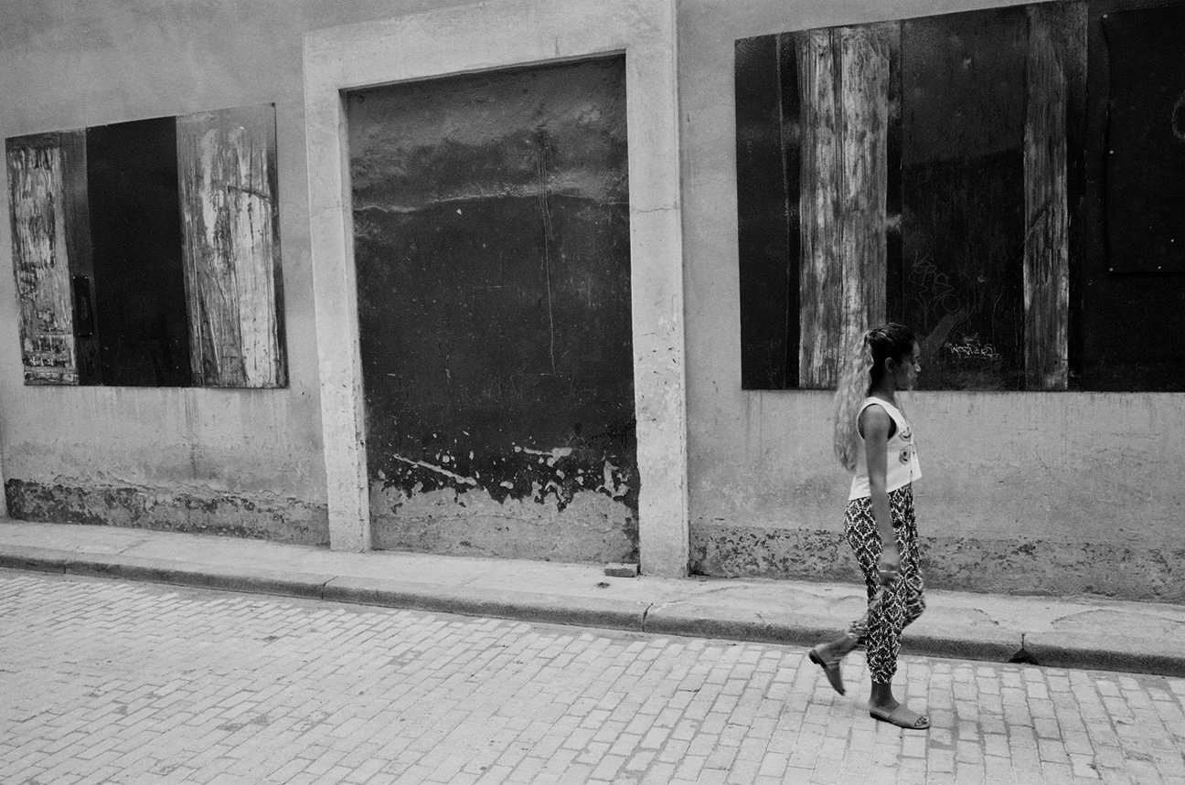 40+-+fille+devant+trois+panneau+peint+-+1943-01.jpg
