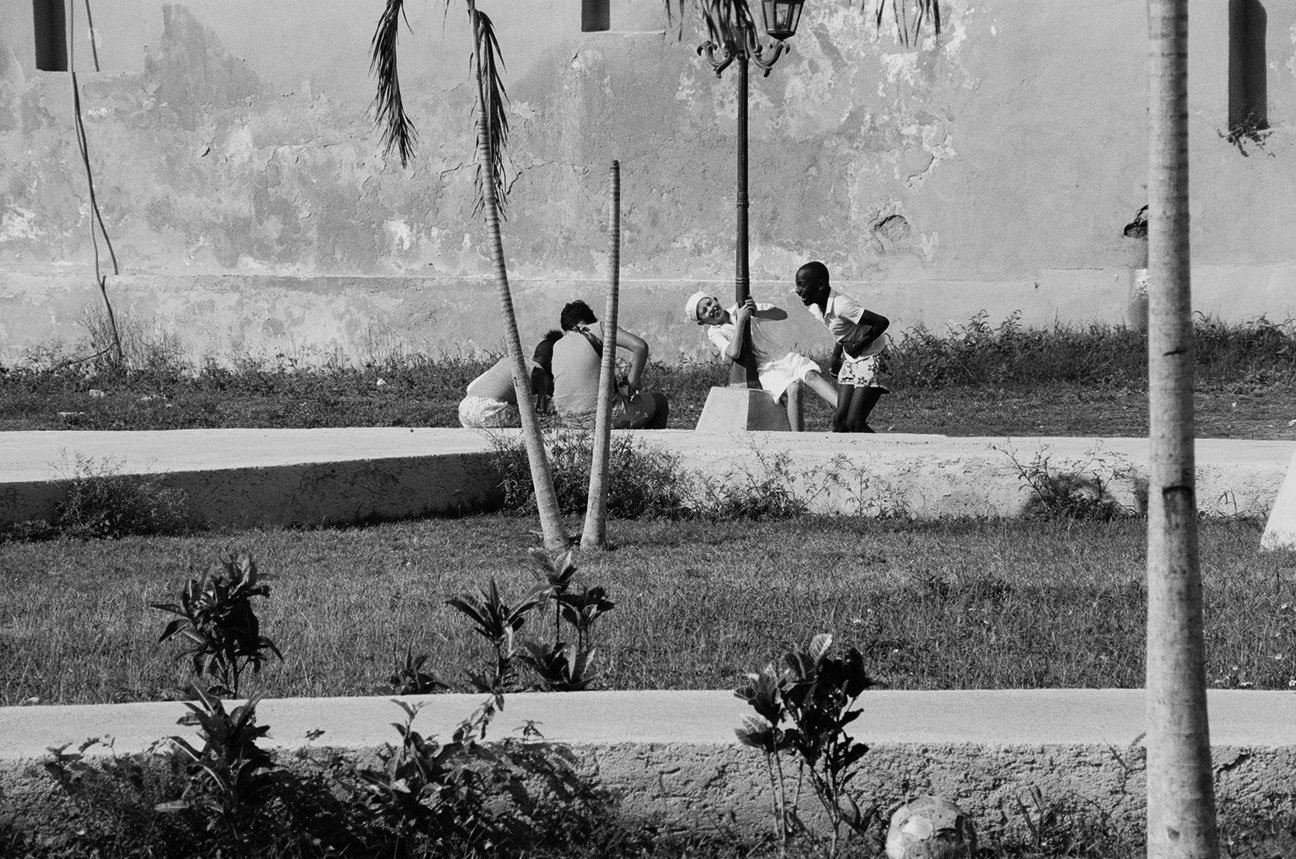 55+-+garcon+fou+rire+parc+-+1945-09.jpg